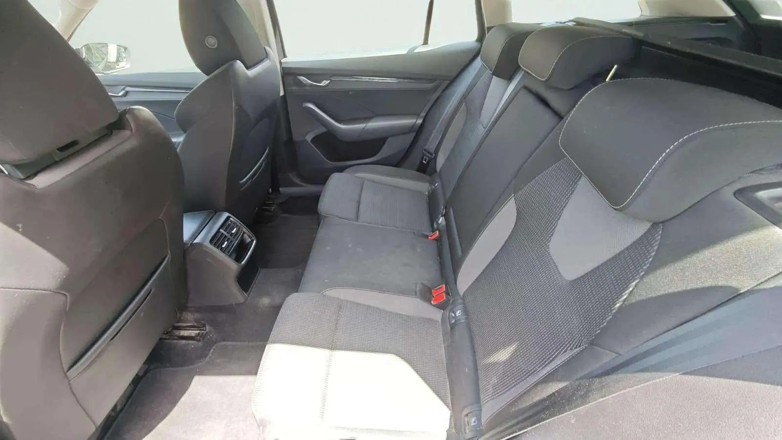 Škoda Octavia Combi 1.0 TSI DSG mHEV Ambit. Plus - foto 31