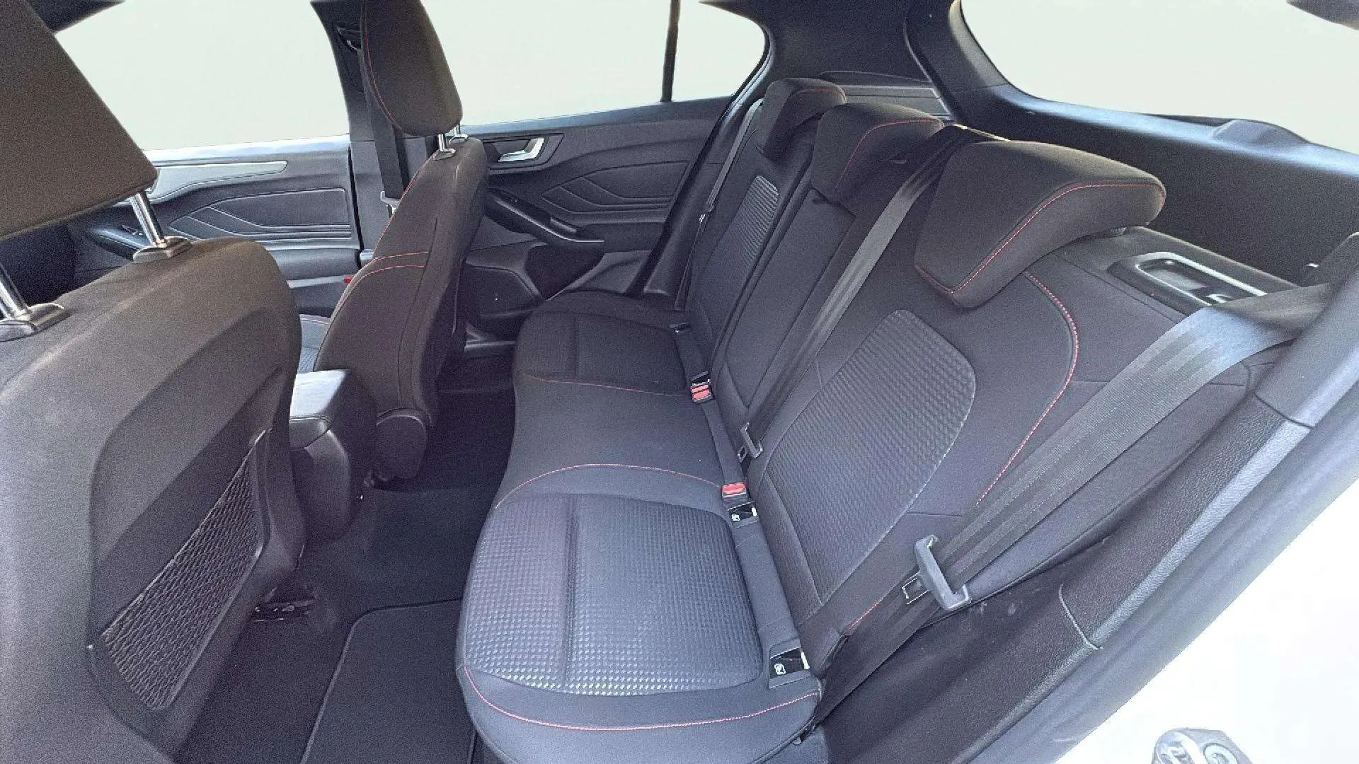 Ford Focus 1.0 EcoBoost MHEV ST-Line X - foto 12