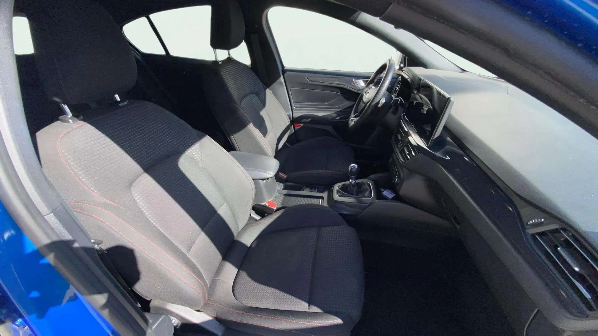 Ford Focus 1.0 EcoBoost MHEV ST-Line X - foto 14