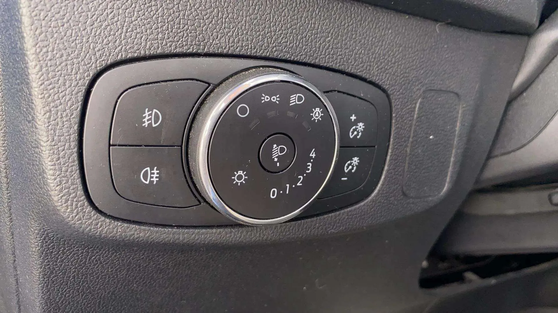 Ford Focus 1.0 EcoBoost MHEV ST-Line X - foto 11