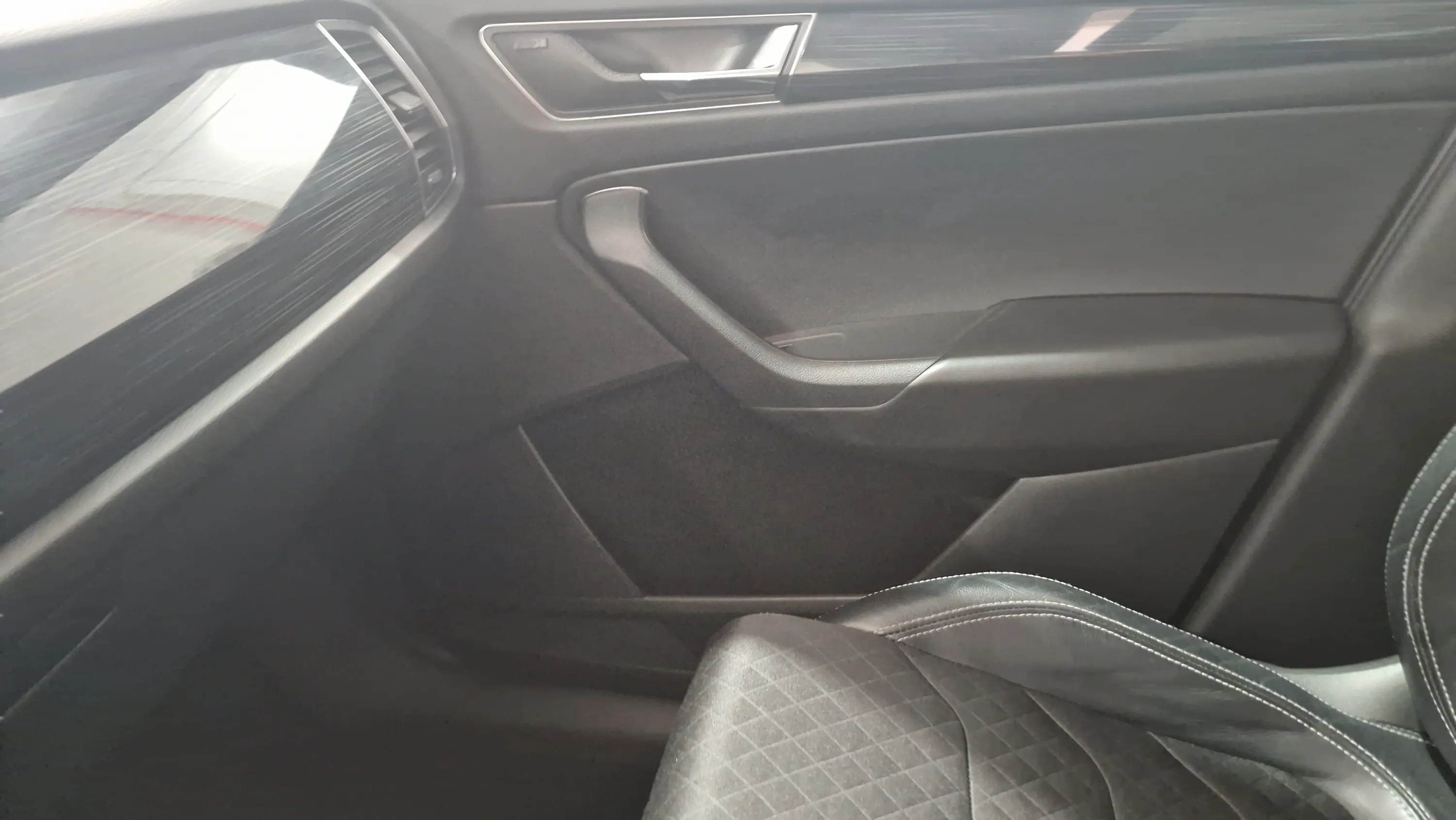 Škoda Kodiaq 2.0 TDI DSG 4x4 Style - foto 26