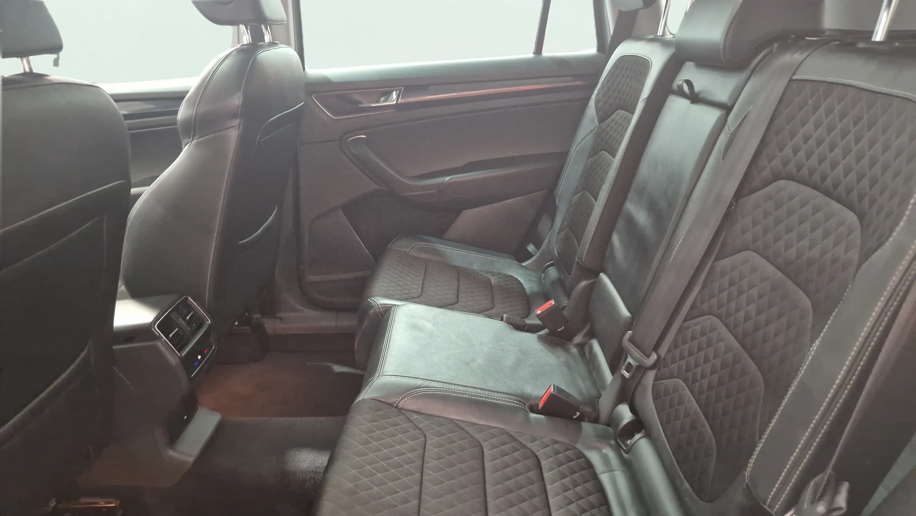Škoda Kodiaq 2.0 TDI DSG 4x4 Style - foto 10