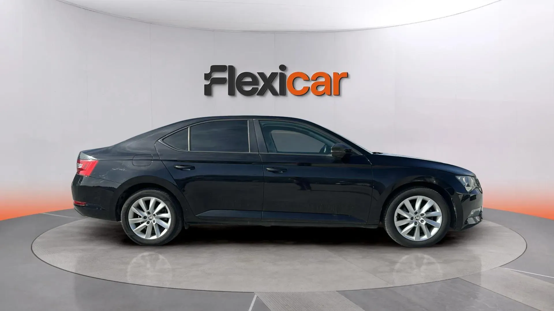 Škoda Superb 2.0 TDI DSG Ambition - foto 3