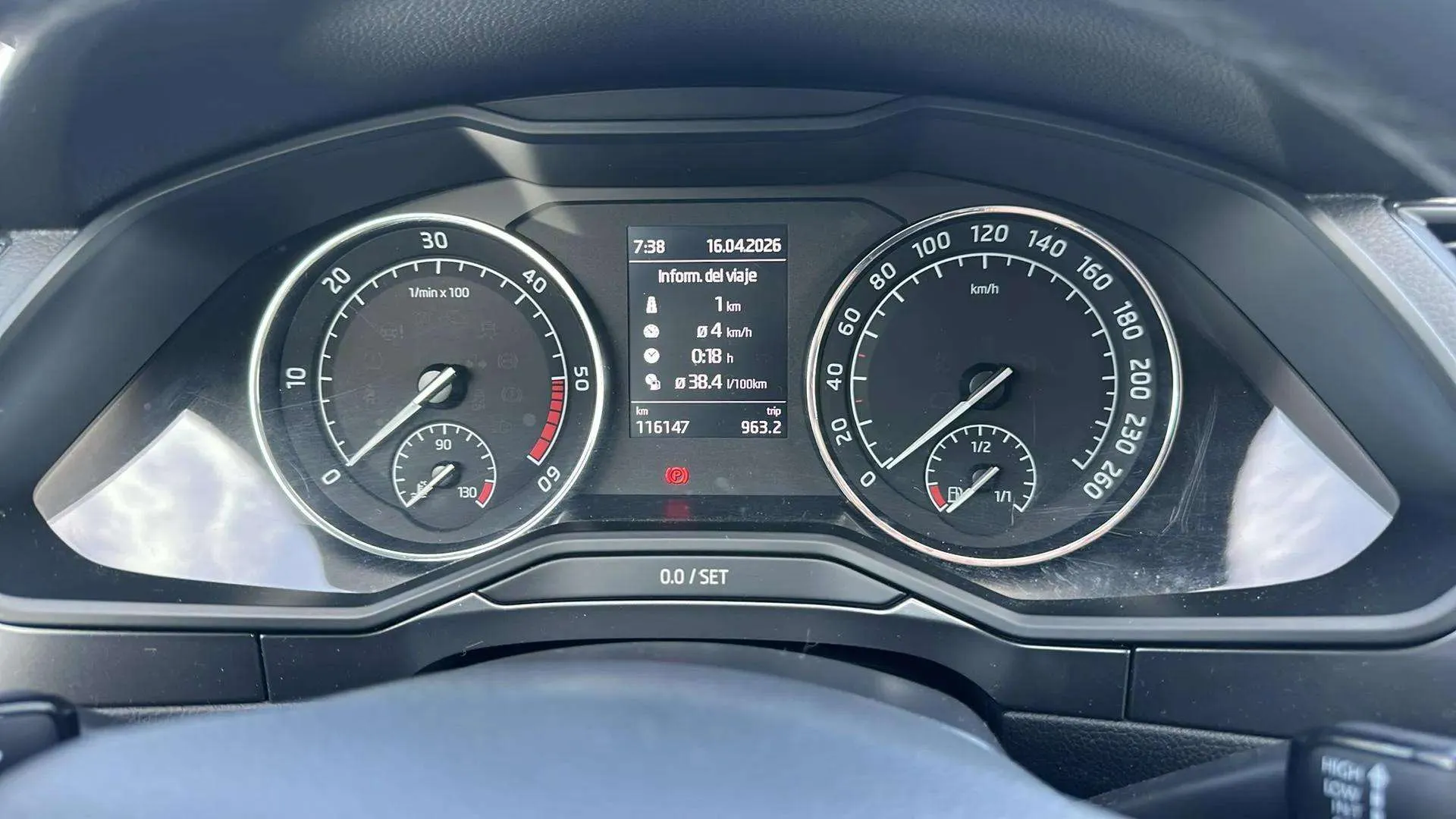 Škoda Superb 2.0 TDI DSG Ambition - foto 10