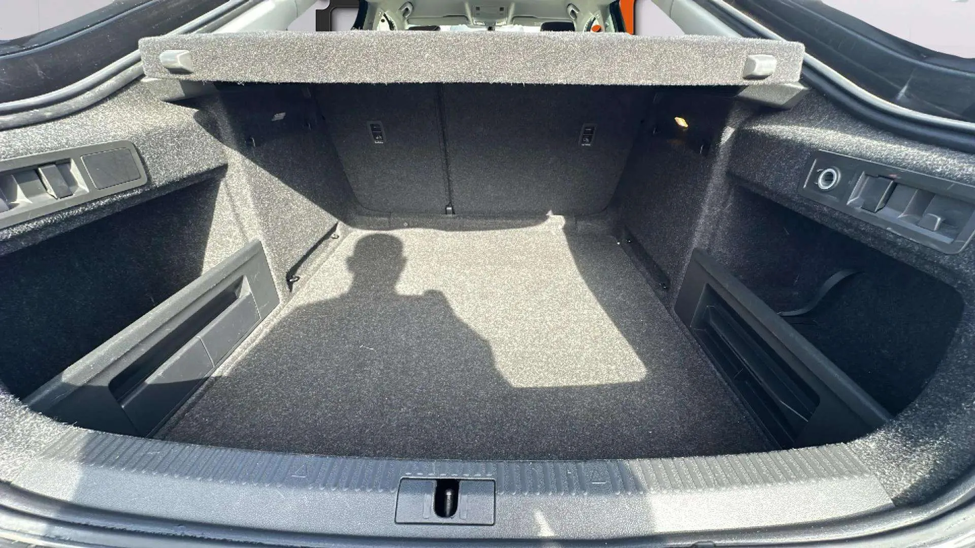 Škoda Superb 2.0 TDI DSG Ambition - foto 14