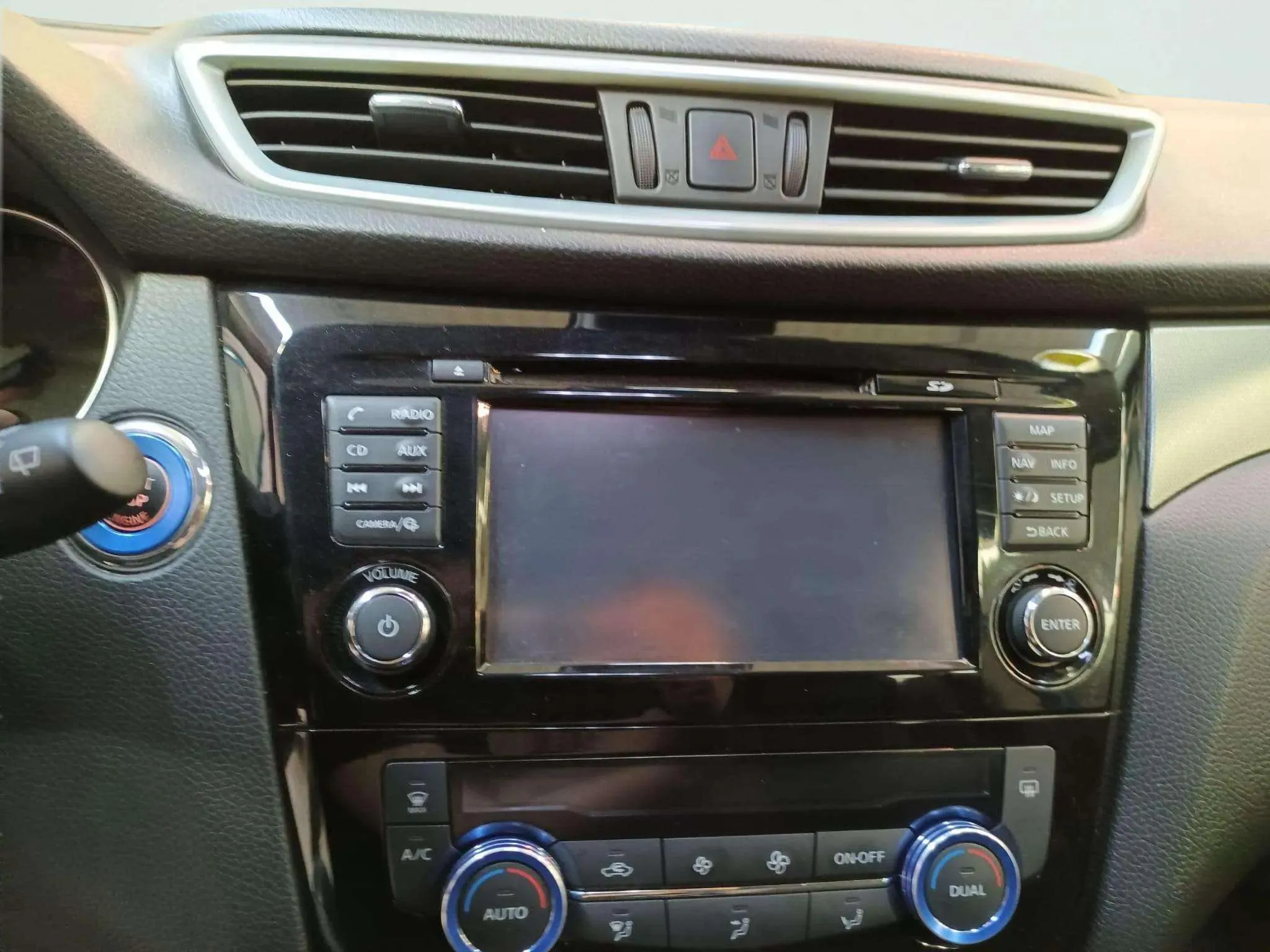 Nissan Qashqai DIG-T E6D Tekna - foto 12