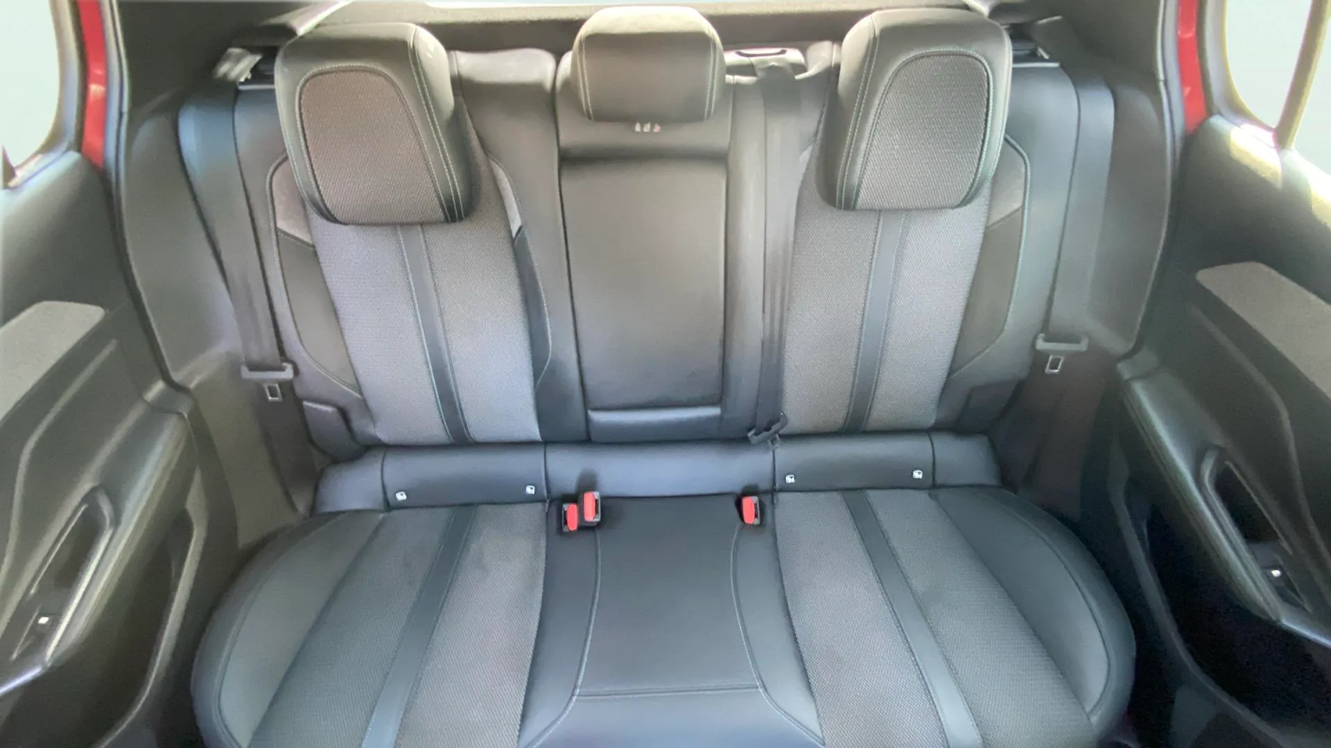 Peugeot 308 Allure PureTech 130 - foto 15