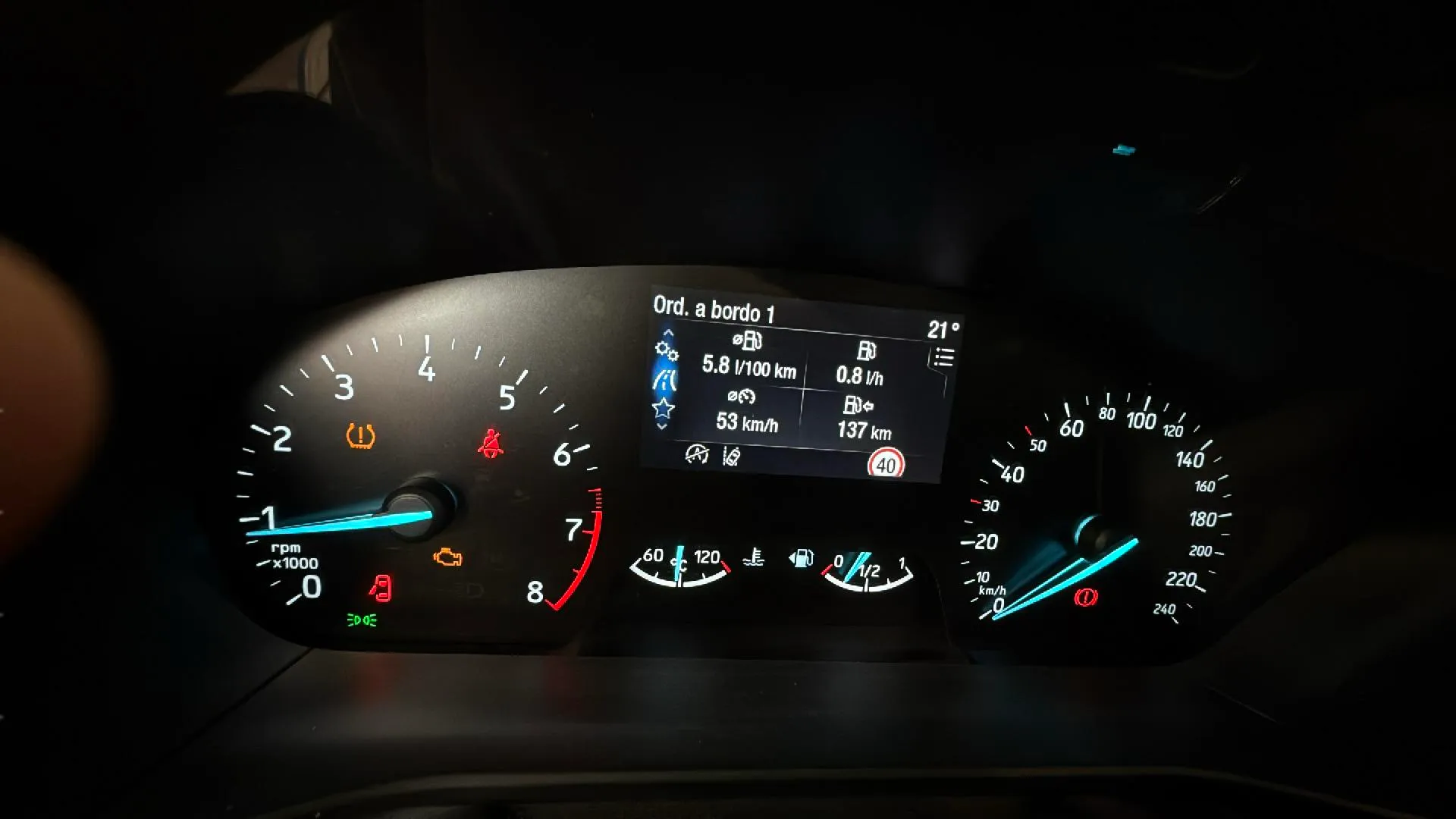 Ford Focus 1.0 EcoBoost MHEV ST-Line - foto 11