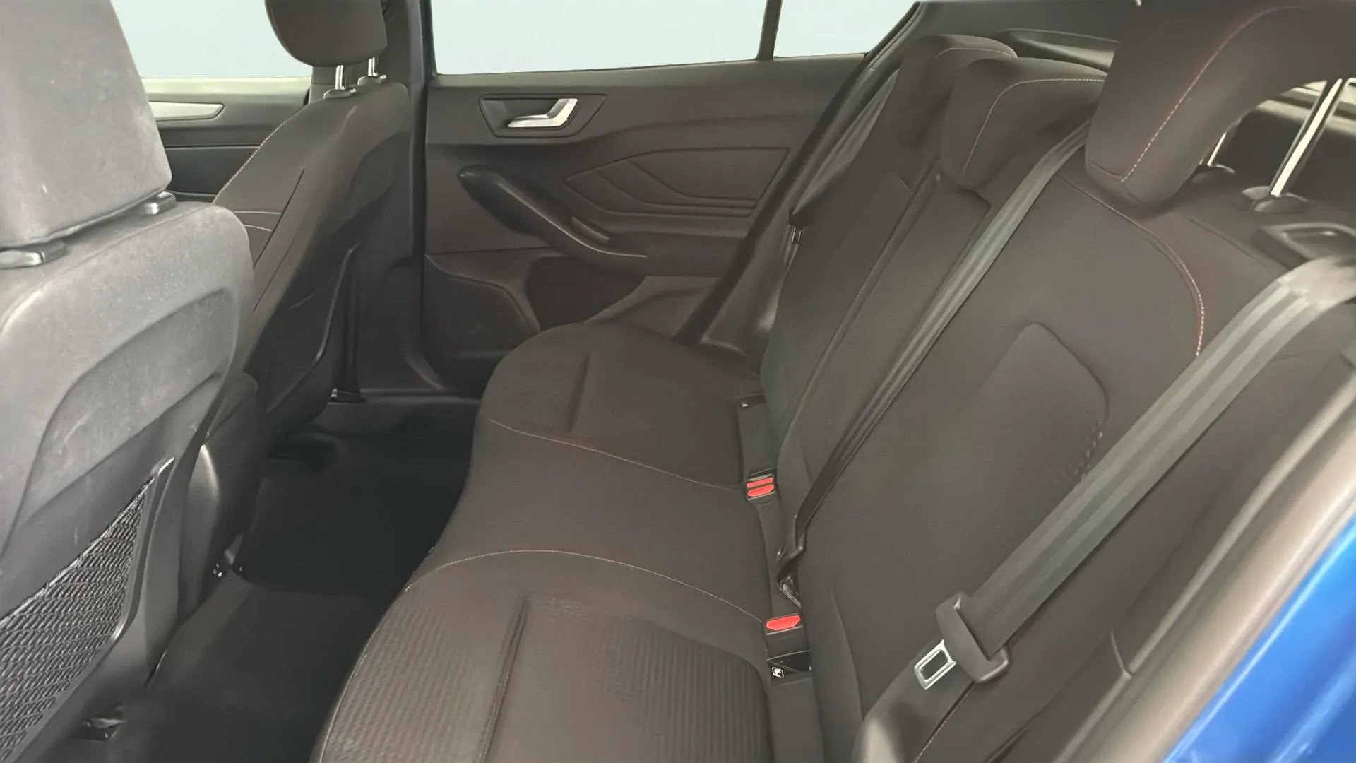 Ford Focus 1.0 EcoBoost MHEV ST-Line - foto 13