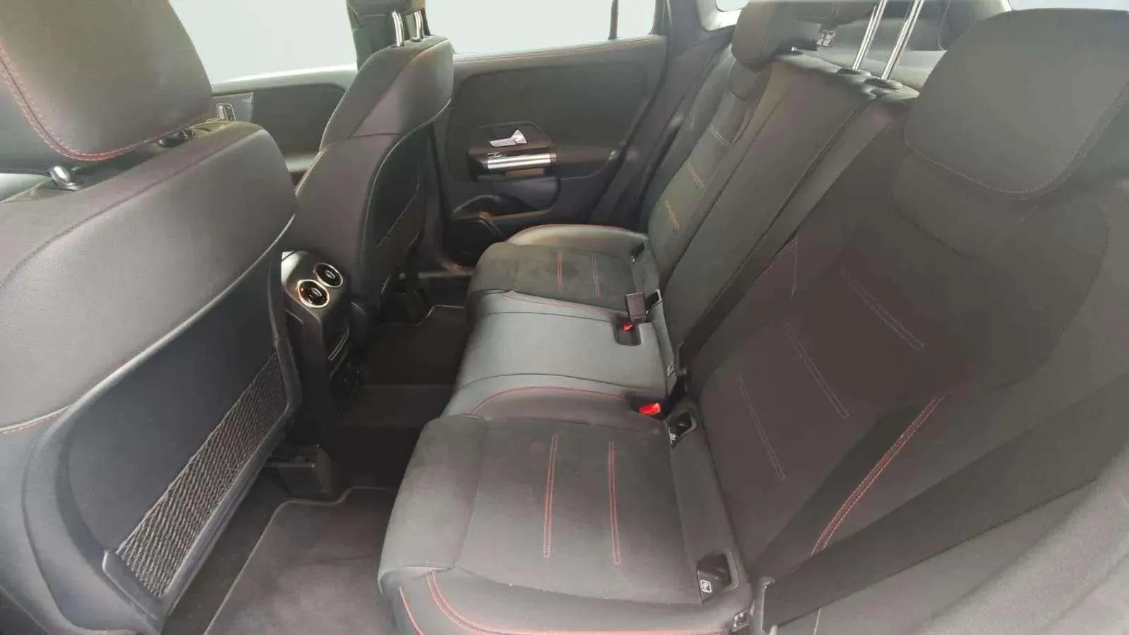 Mercedes-Benz GLA 220 D 4MATIC - foto 32