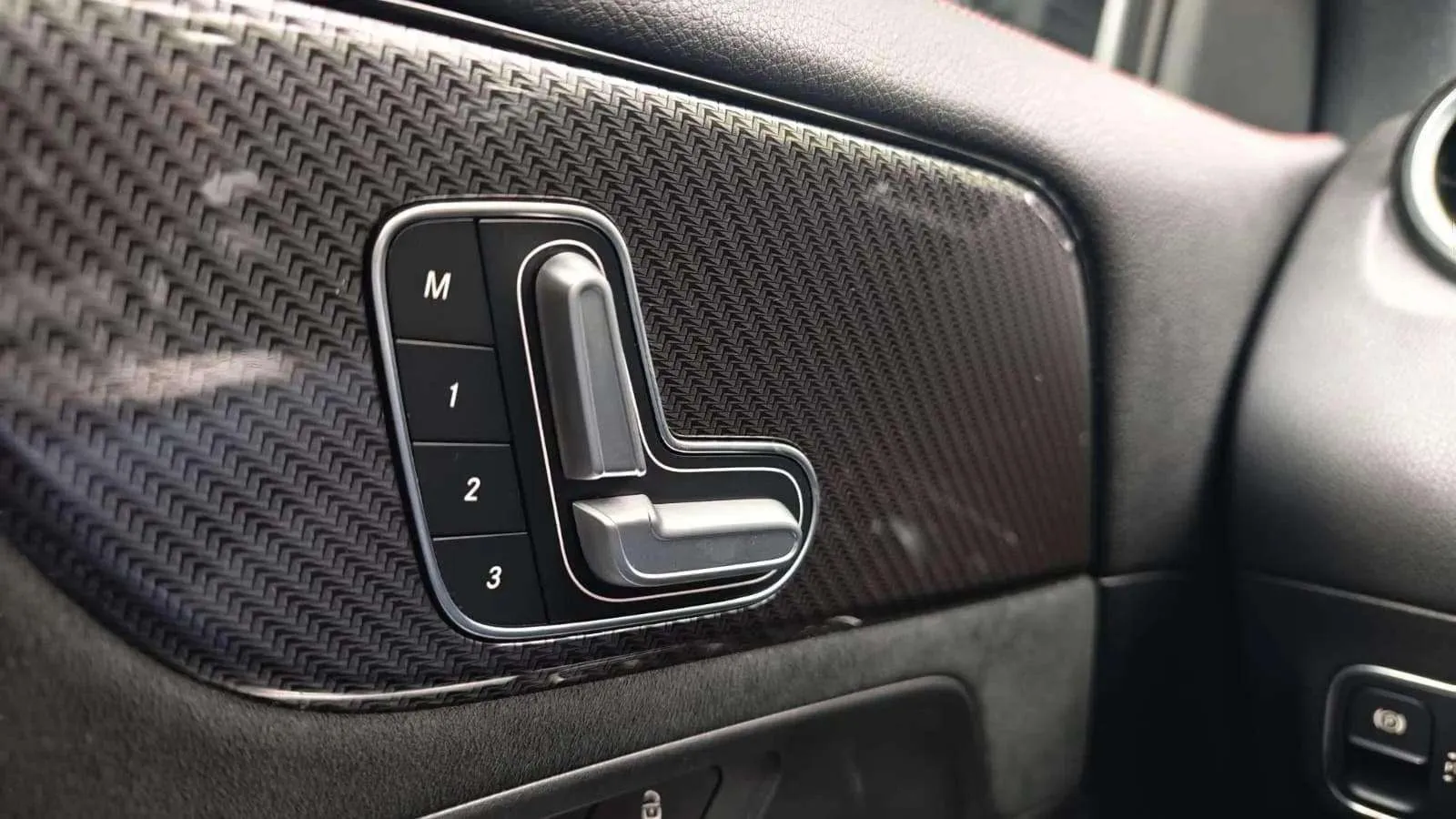 Mercedes-Benz GLA 220 D 4MATIC - foto 27