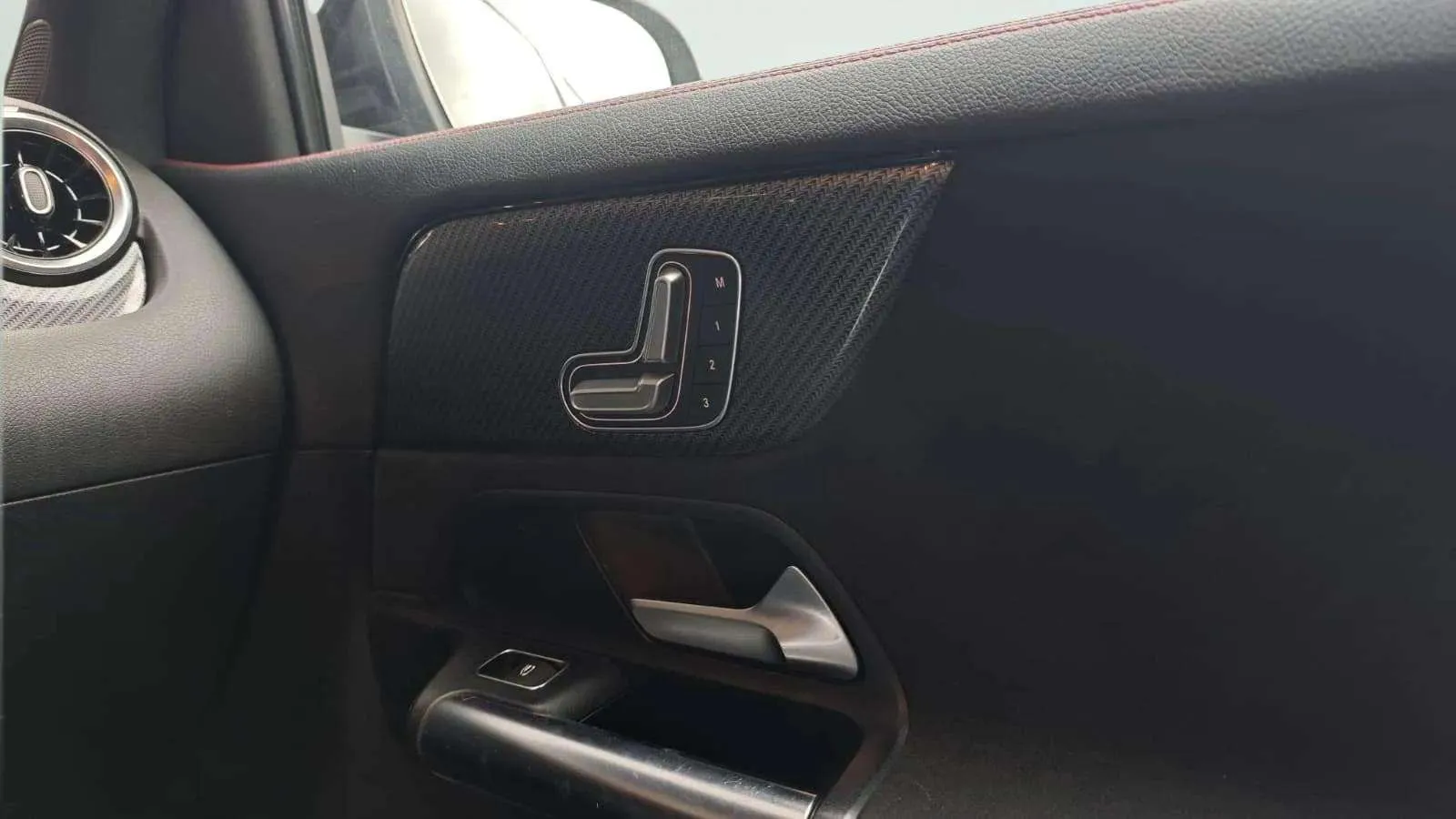 Mercedes-Benz GLA 220 D 4MATIC - foto 28