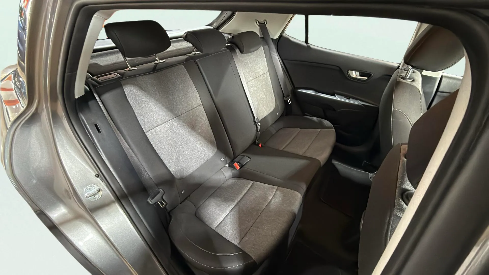 Kia Stonic 1.2 DPi Concept - foto 8