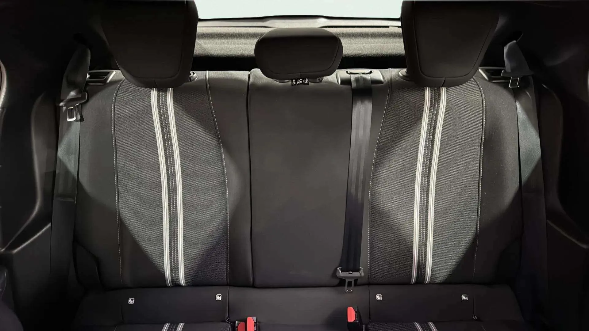 Opel Corsa 1.2T XHL GS - foto 23