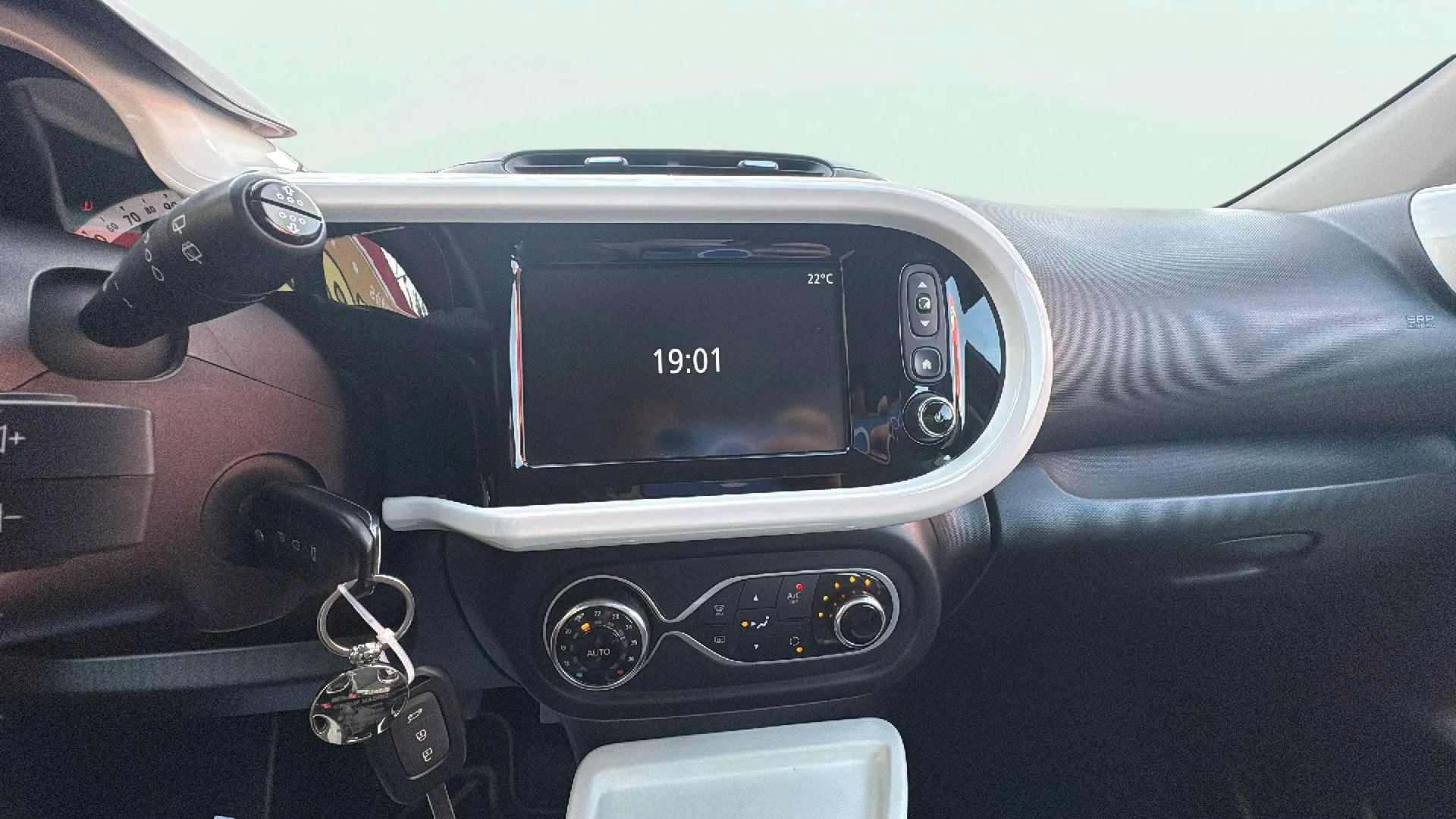 Renault Twingo Limited TCe -18 - foto 11