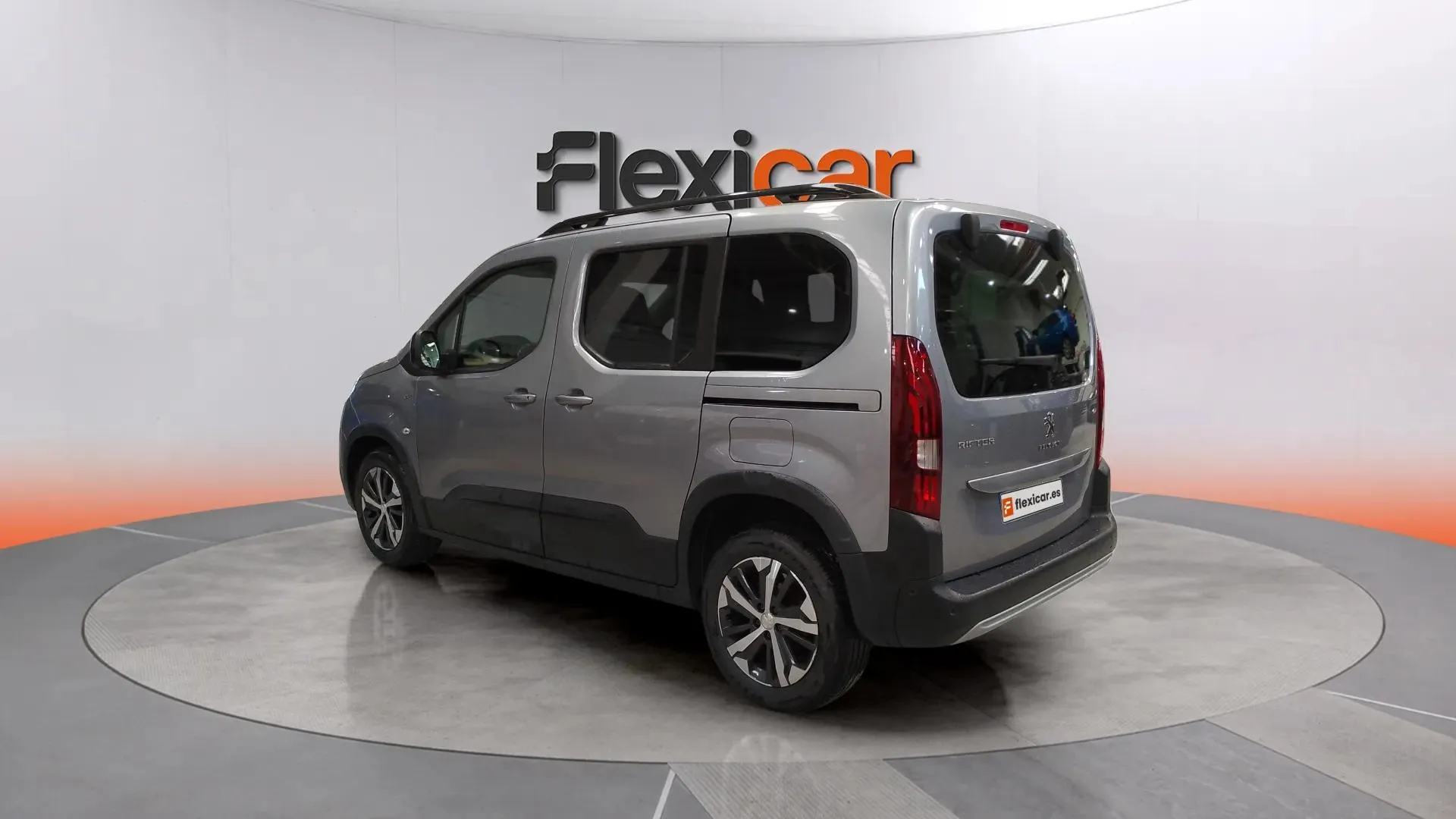 Peugeot Rifter GT BlueHDi 130 - foto 8