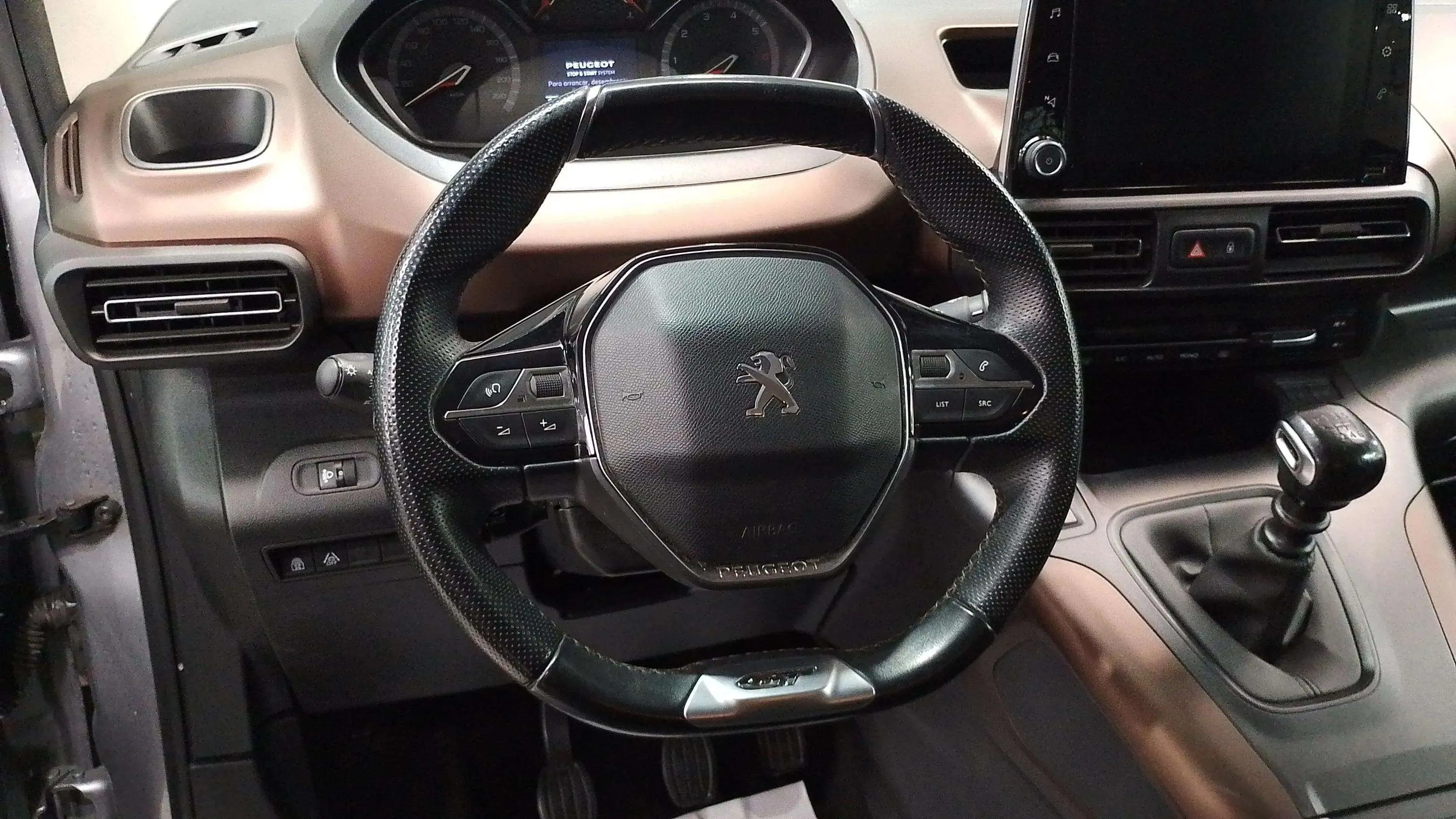 Peugeot Rifter GT BlueHDi 130 - foto 19