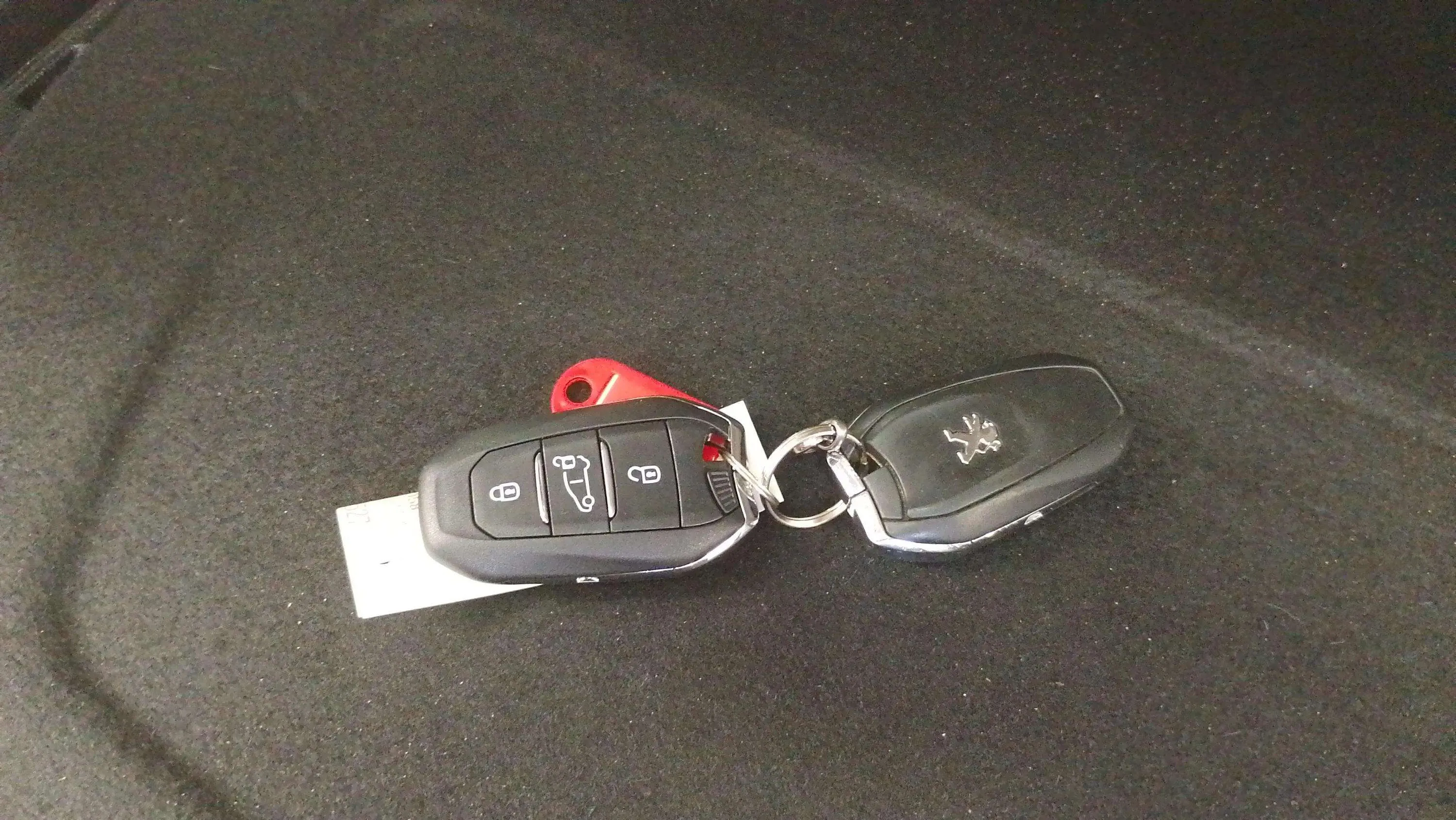 Peugeot Rifter GT BlueHDi 130 - foto 30