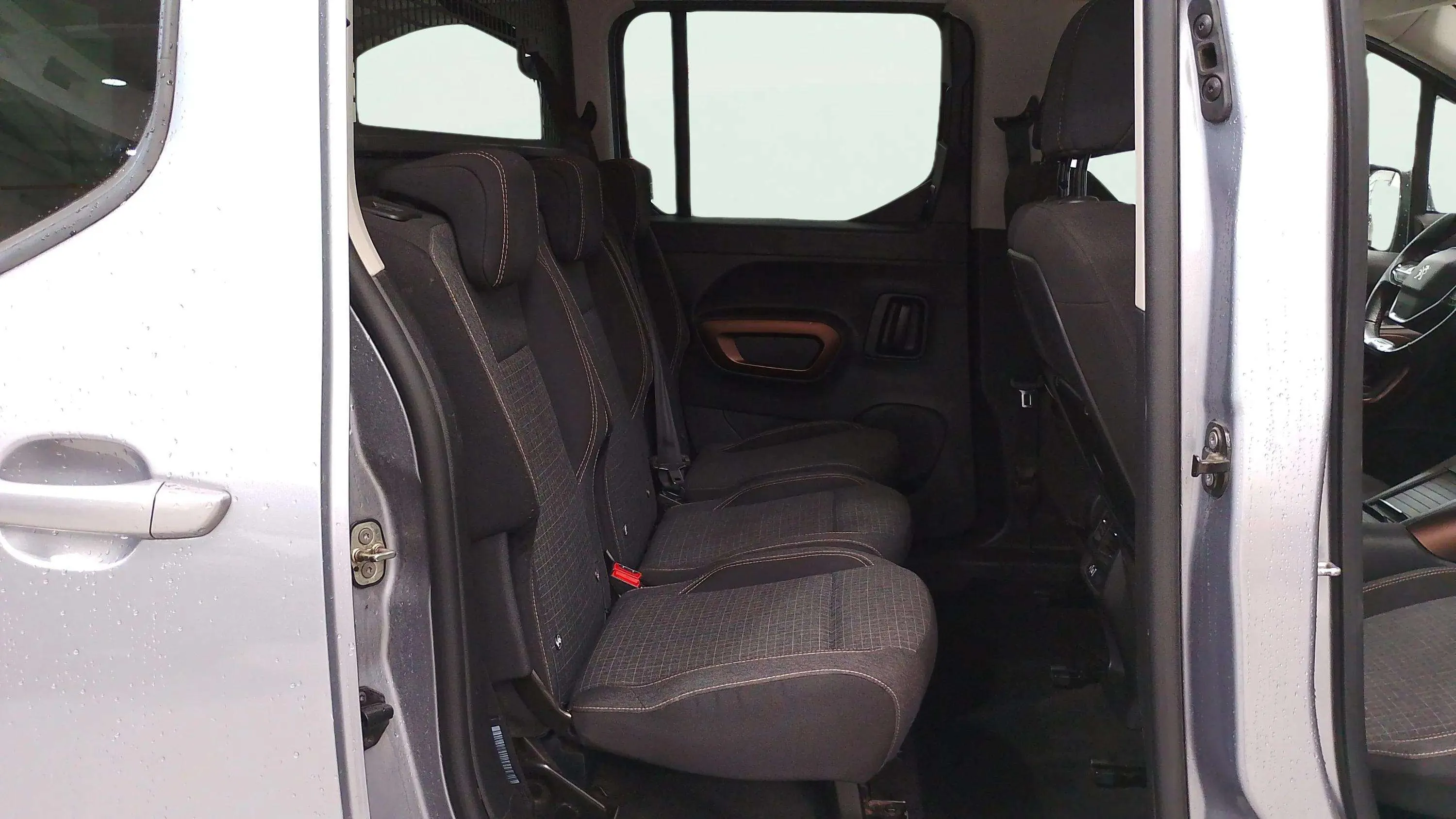 Peugeot Rifter GT BlueHDi 130 - foto 14