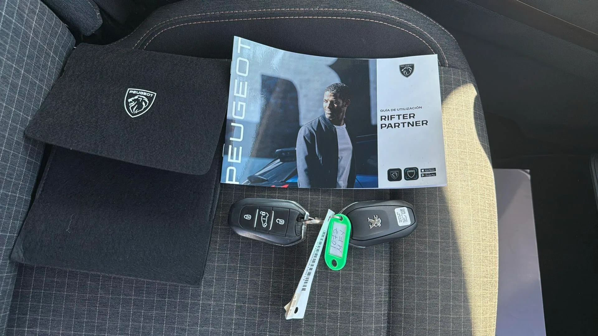 Peugeot Rifter GT BlueHDi 102 - foto 12