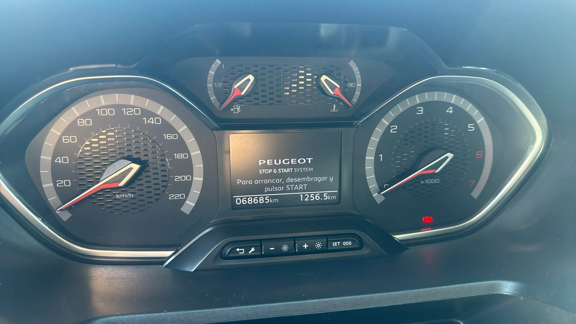 Peugeot Rifter GT BlueHDi 102 - foto 14
