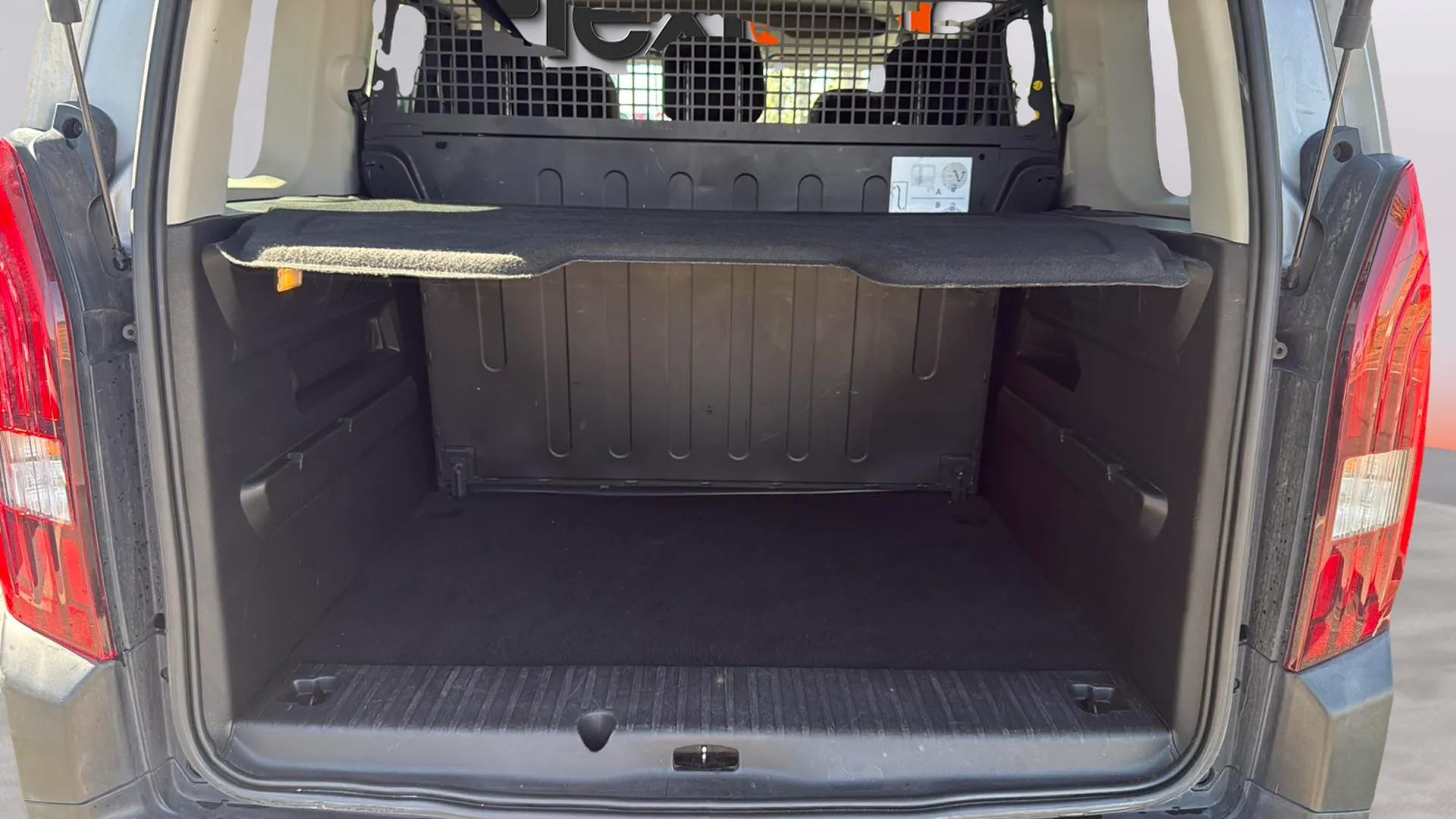 Peugeot Rifter GT BlueHDi 102 - foto 17