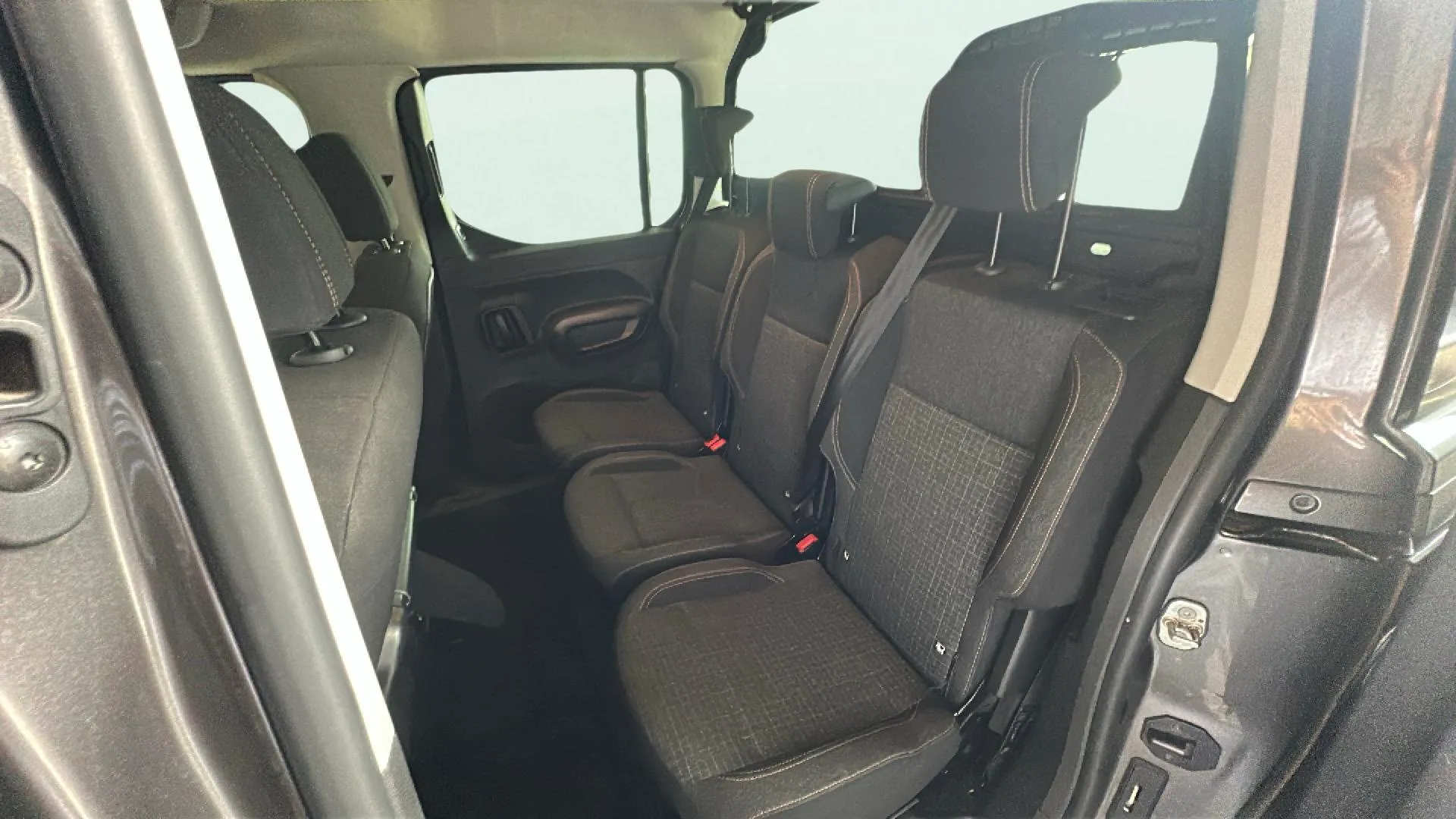 Peugeot Rifter Allure BlueHDi 100 - foto 18