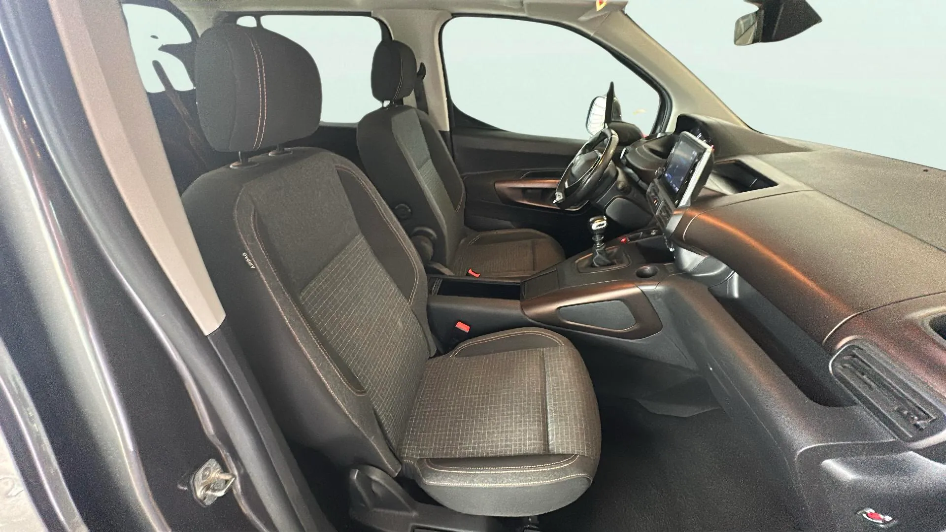 Peugeot Rifter Allure BlueHDi 100 - foto 16