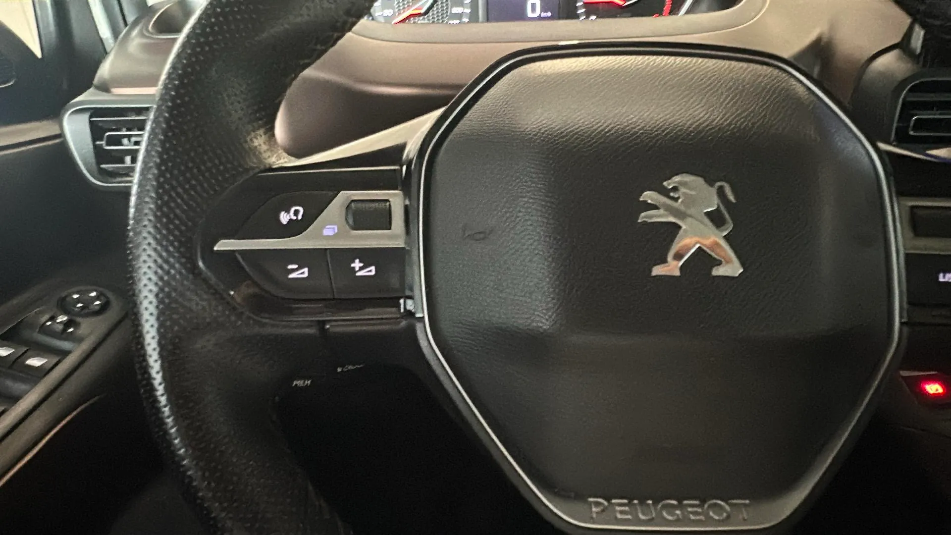 Peugeot Rifter Allure BlueHDi 100 - foto 13