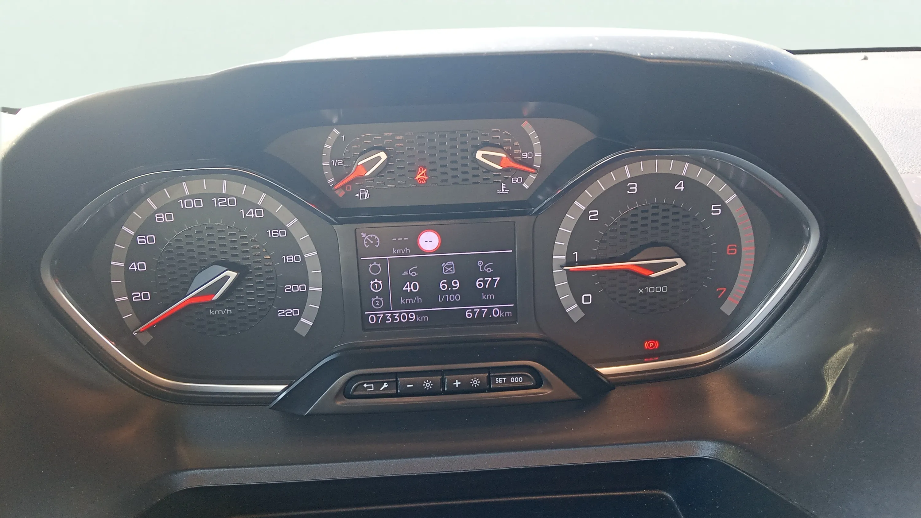Peugeot Rifter Allure BlueHDi 100 - foto 13