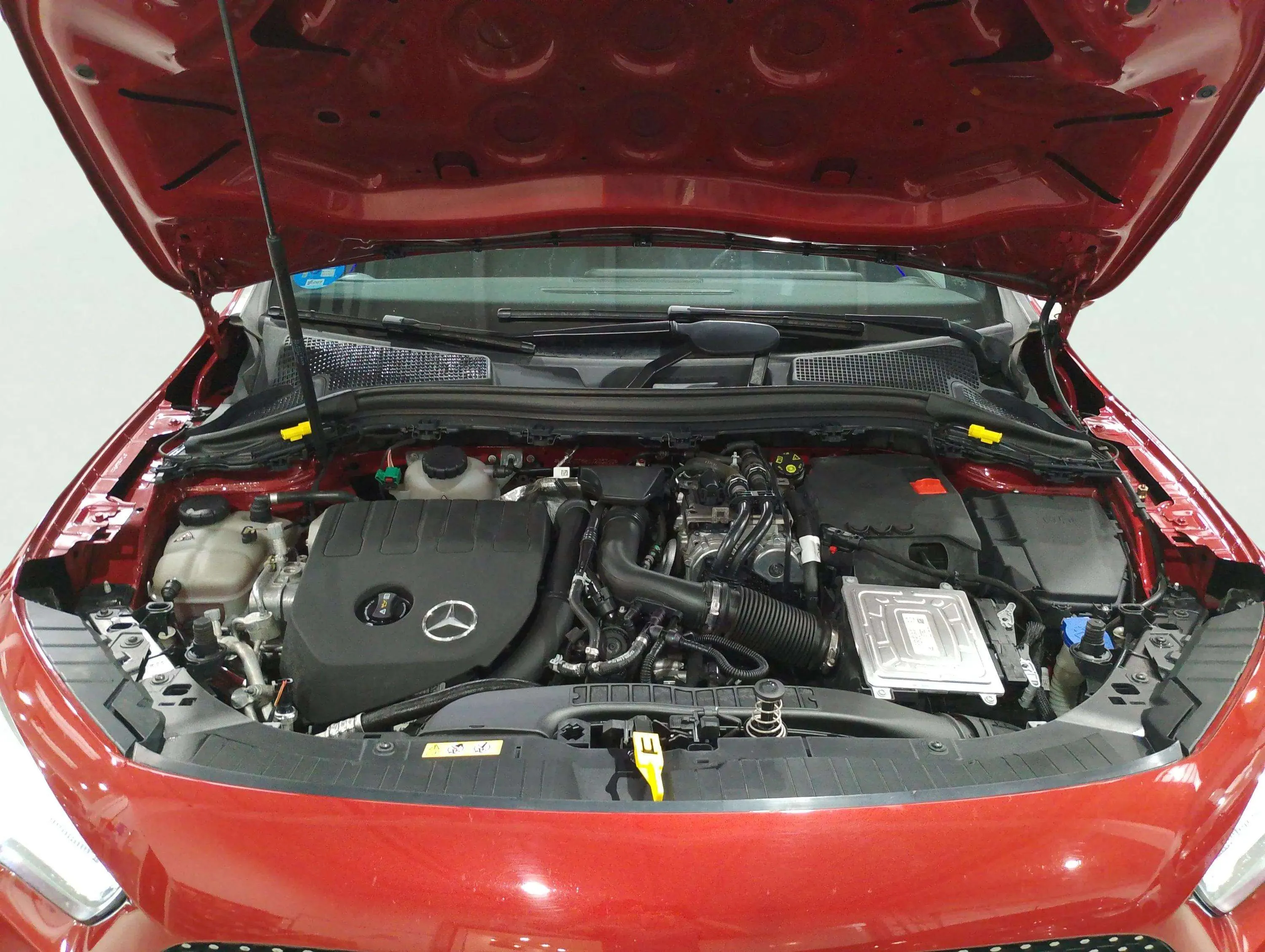Mercedes-Benz GLA 250 e - foto 29