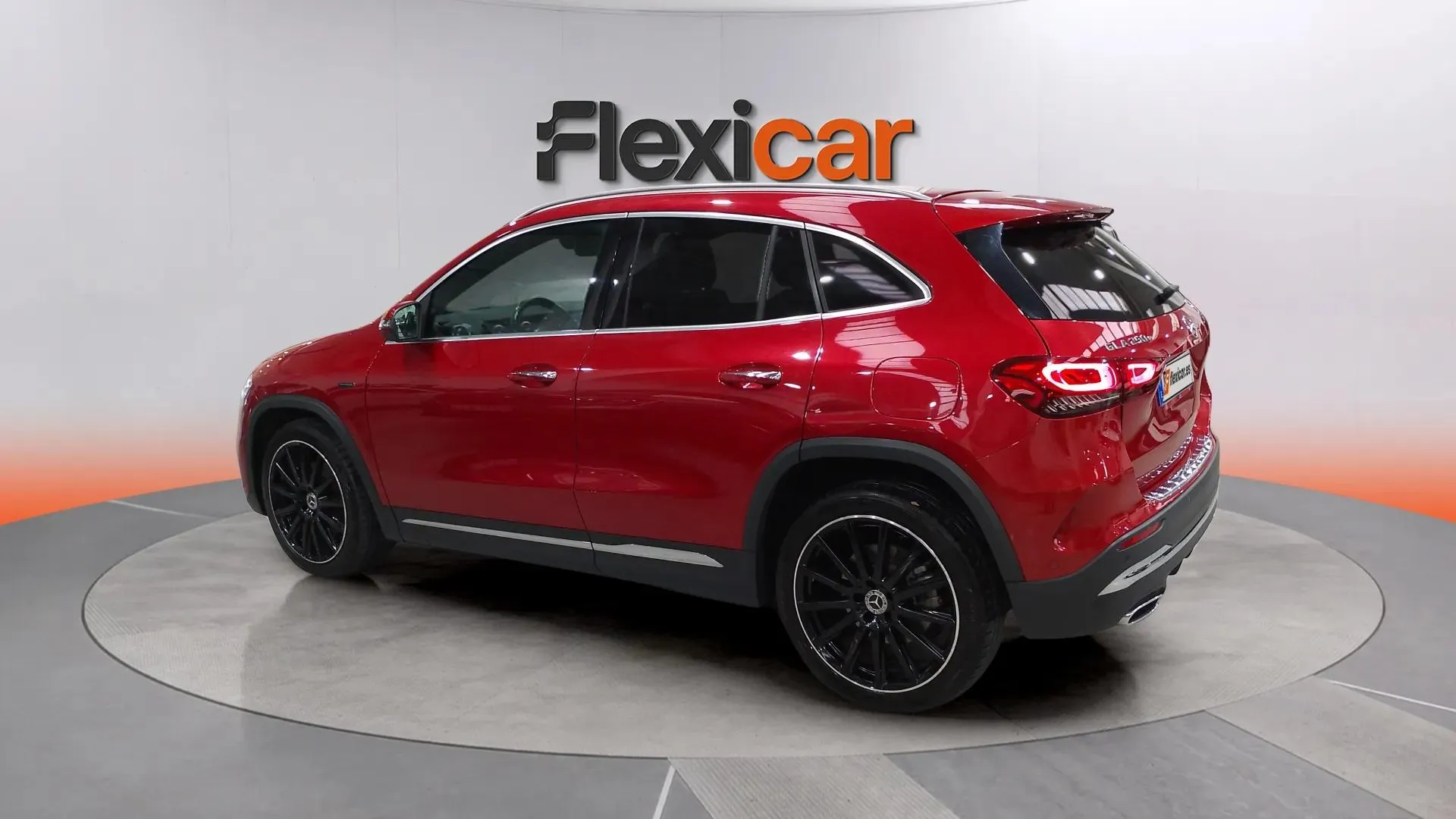 Mercedes-Benz GLA 250 e - foto 8