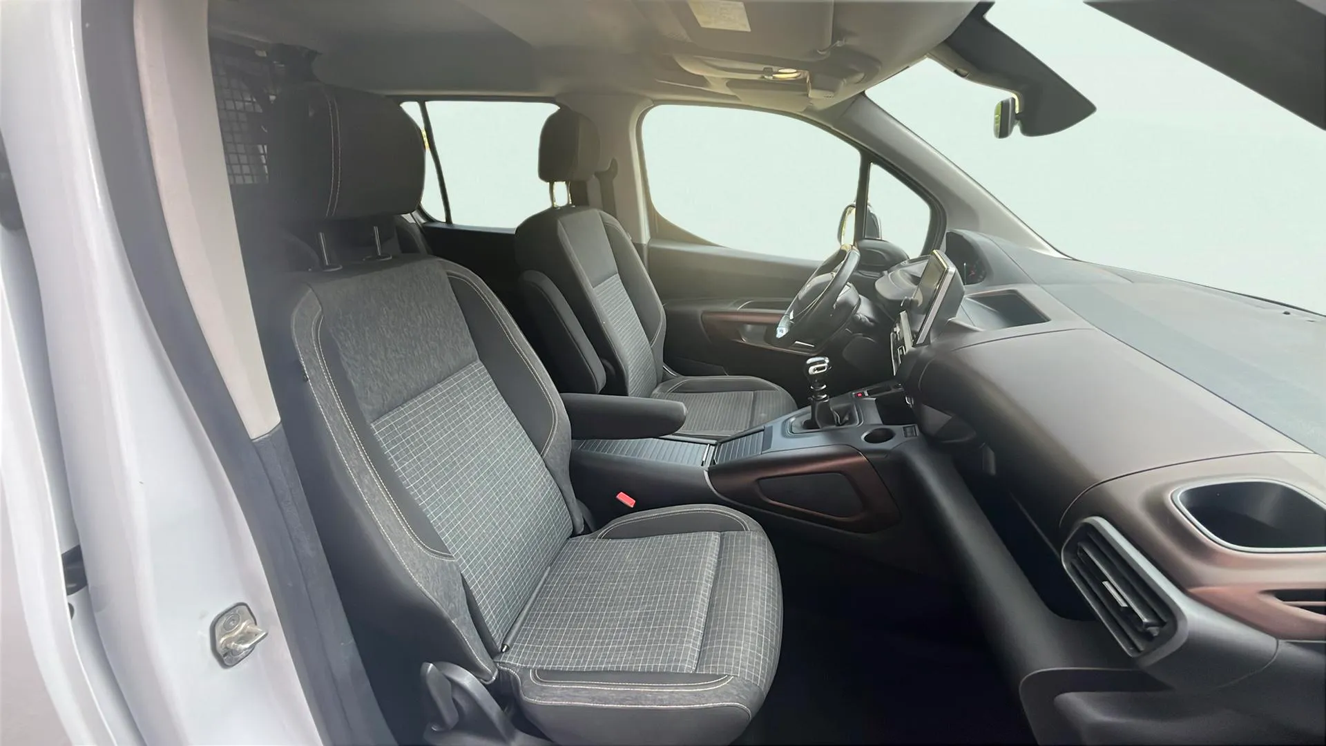 Peugeot Rifter Allure BlueHDi 100 - foto 16