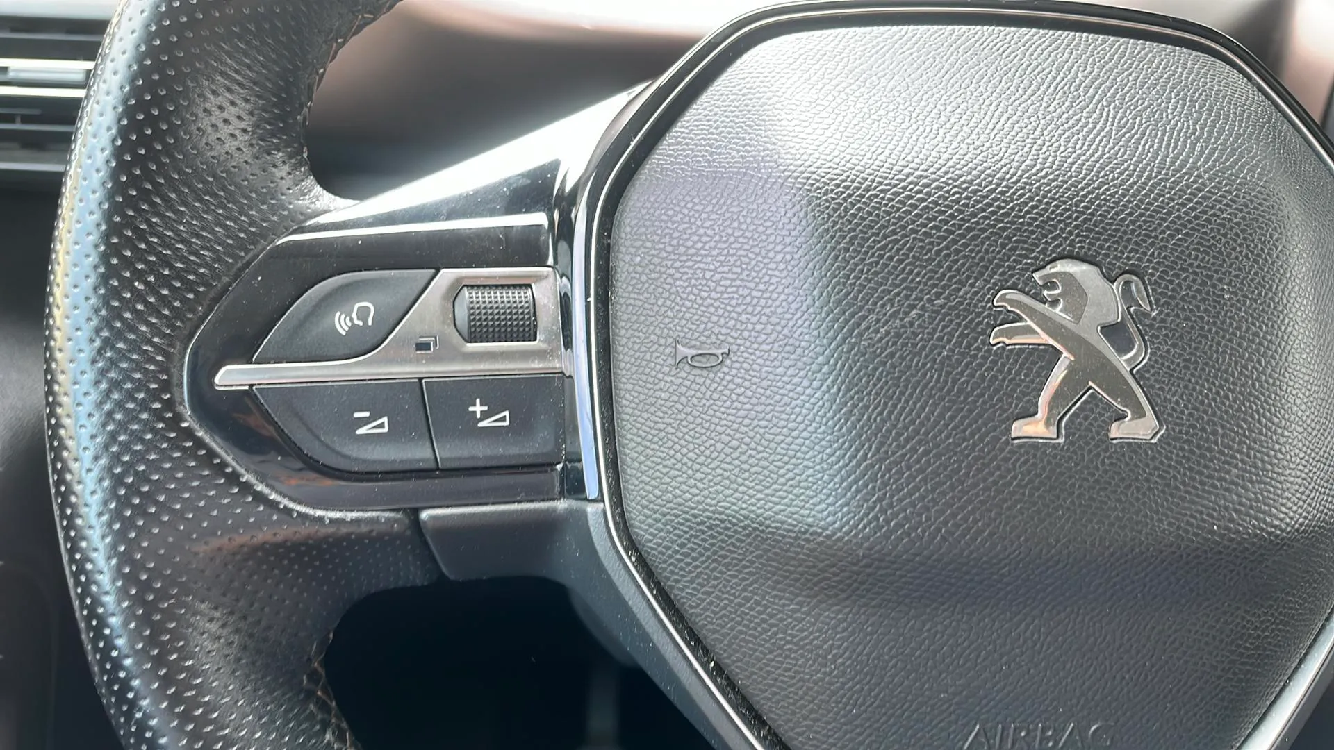 Peugeot Rifter Allure BlueHDi 100 - foto 14