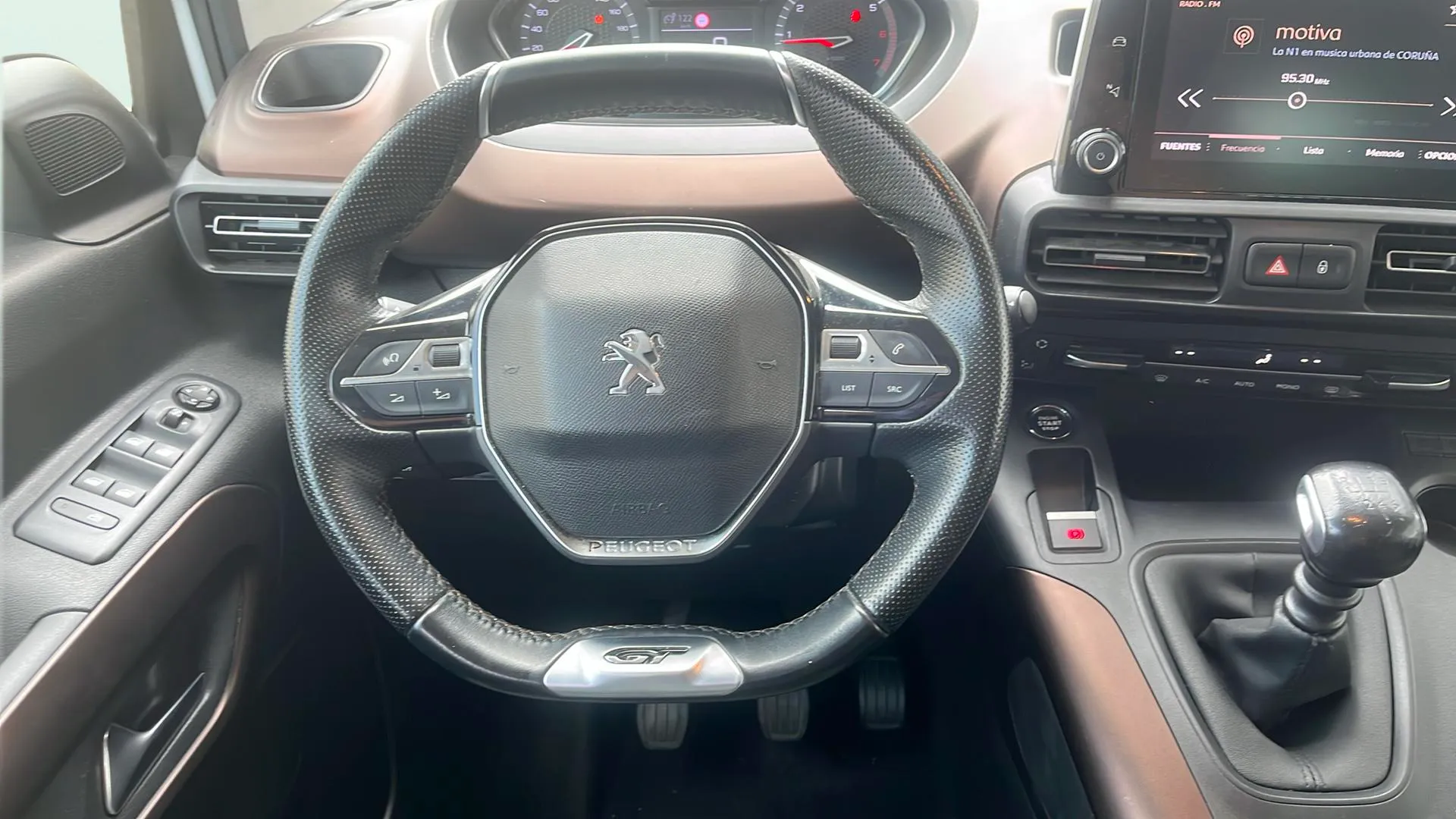 Peugeot Rifter Allure BlueHDi 100 - foto 11