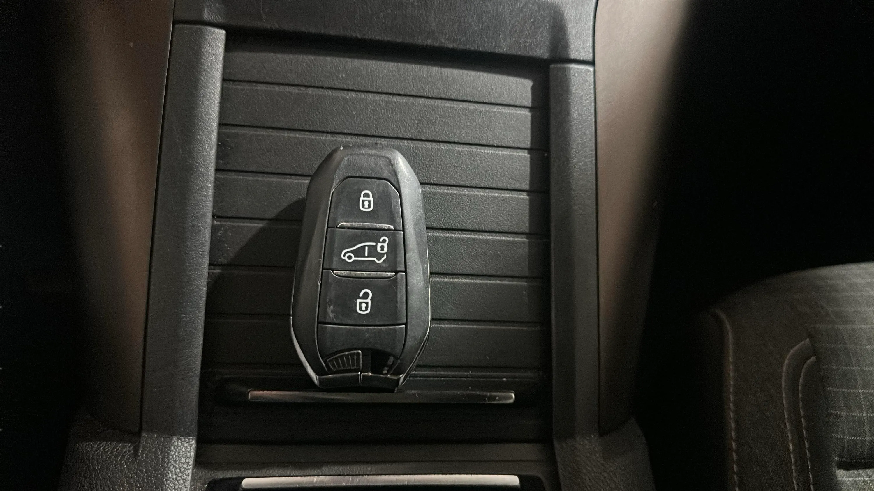 Peugeot Rifter GT BlueHDi 130 - foto 18