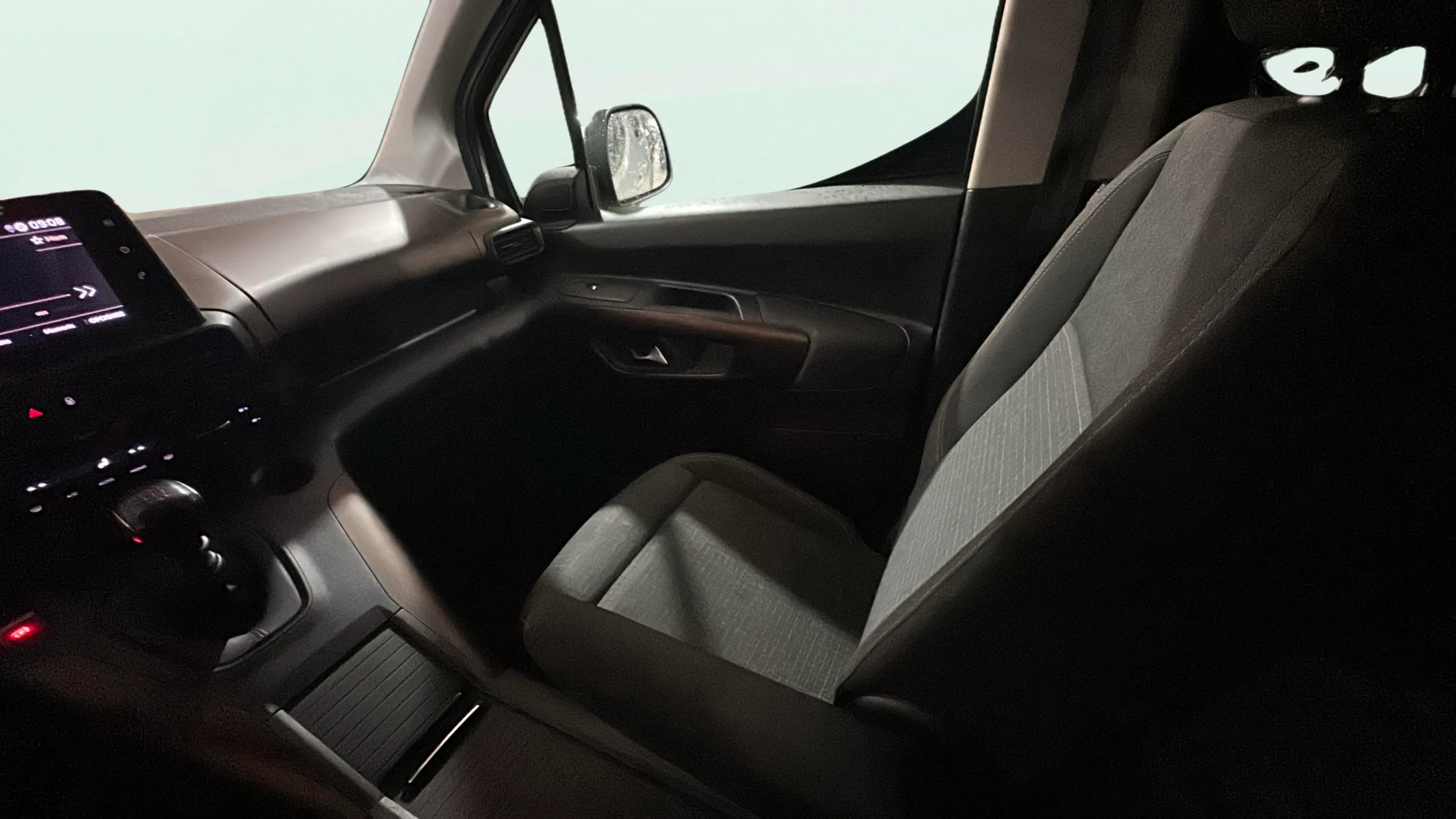 Peugeot Rifter GT BlueHDi 130 - foto 11