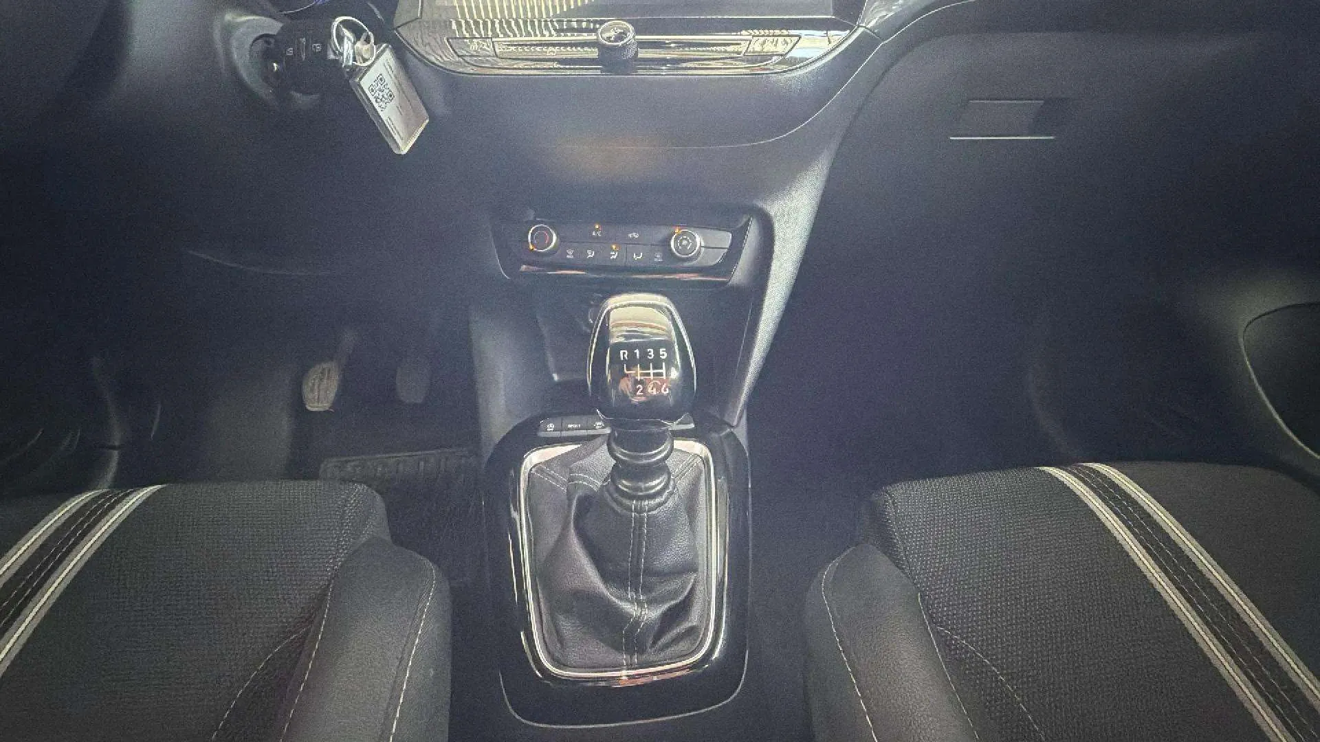 Opel Corsa 1.2T XHL GS - foto 21