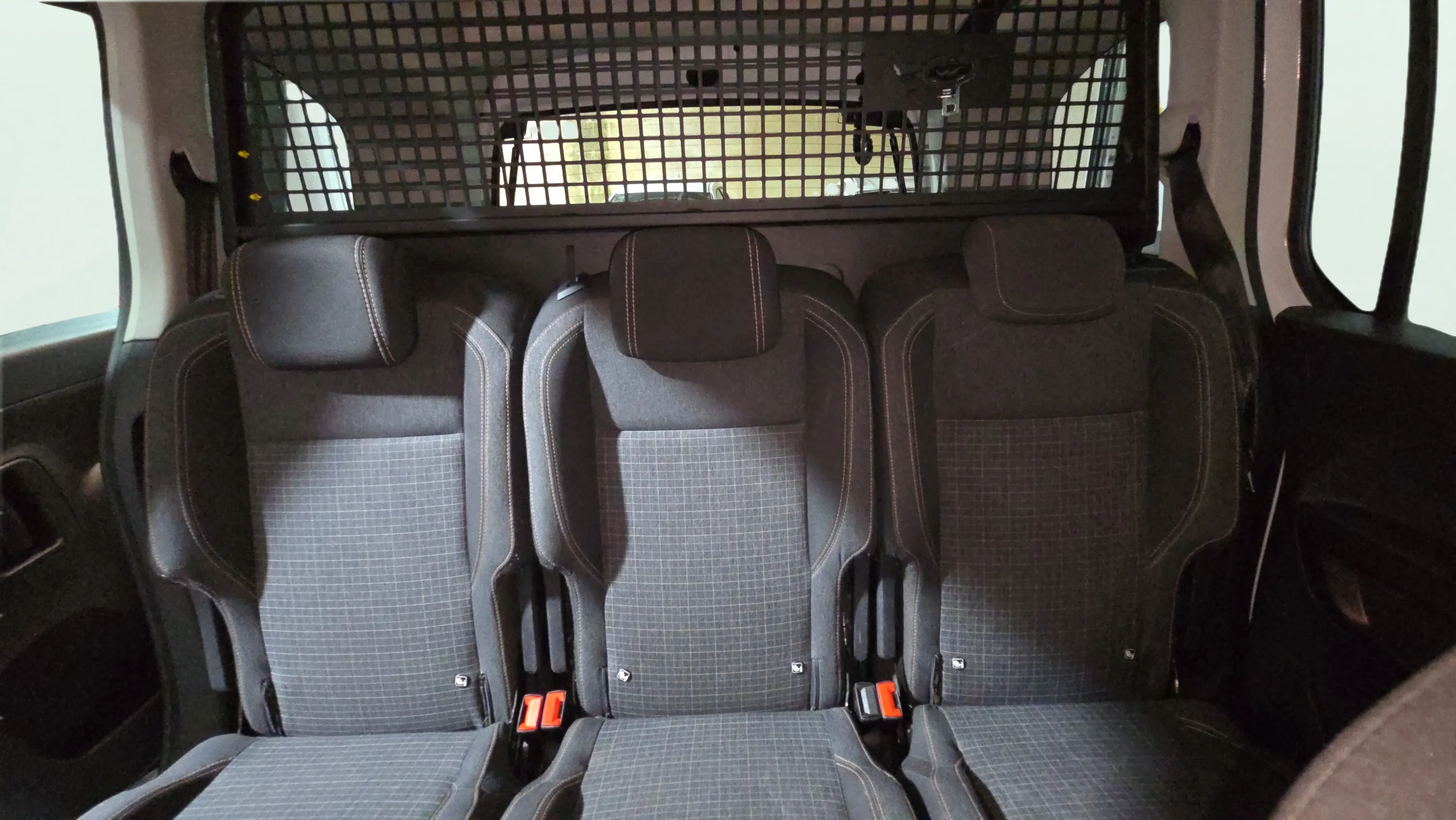 Peugeot Rifter Allure BlueHDi 100 - foto 21
