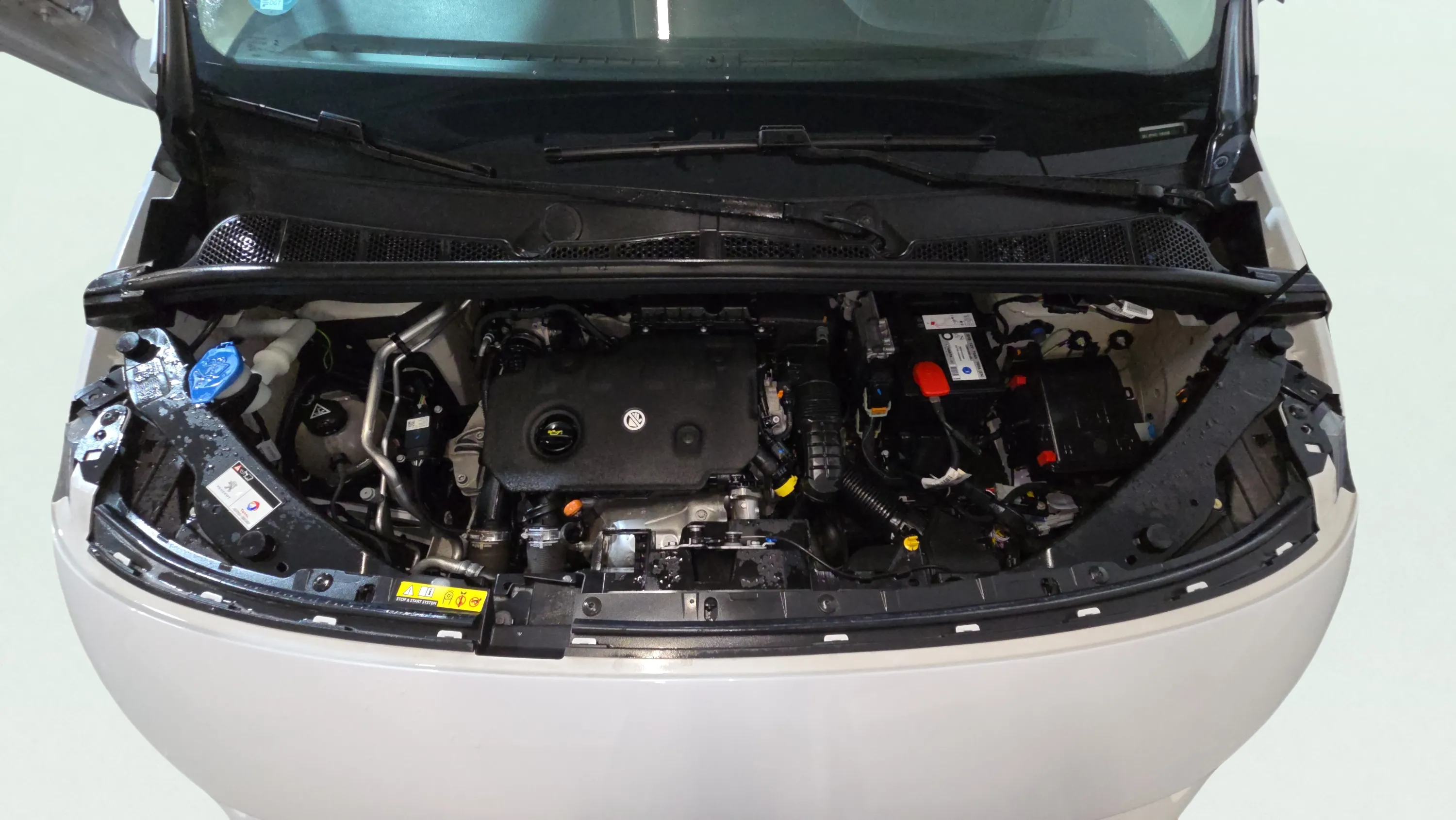 Peugeot Rifter Allure BlueHDi 100 - foto 22