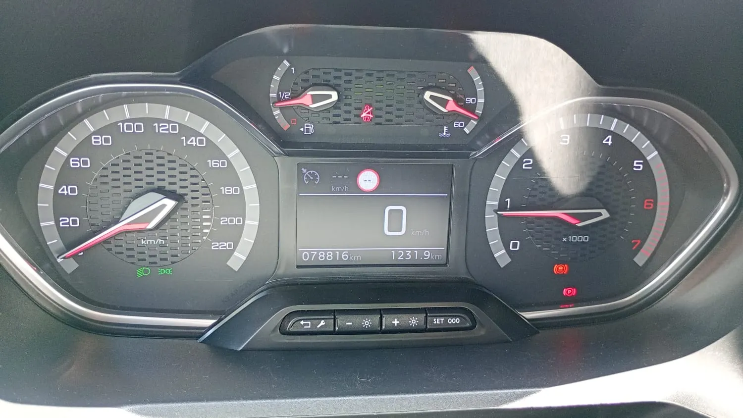 Peugeot Rifter GT BlueHDi - foto 9