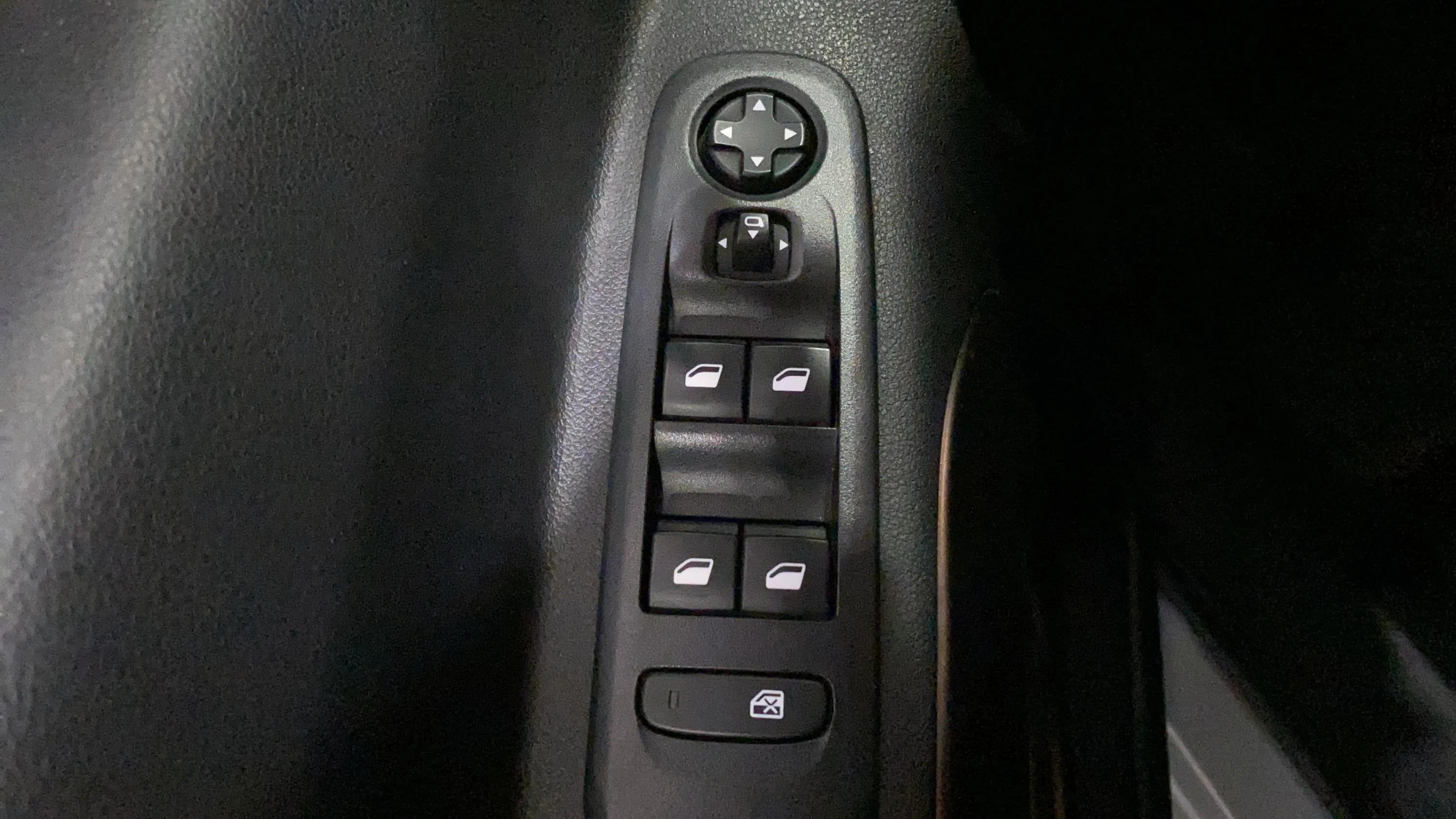 Peugeot Rifter Allure BlueHDi 100 - foto 16