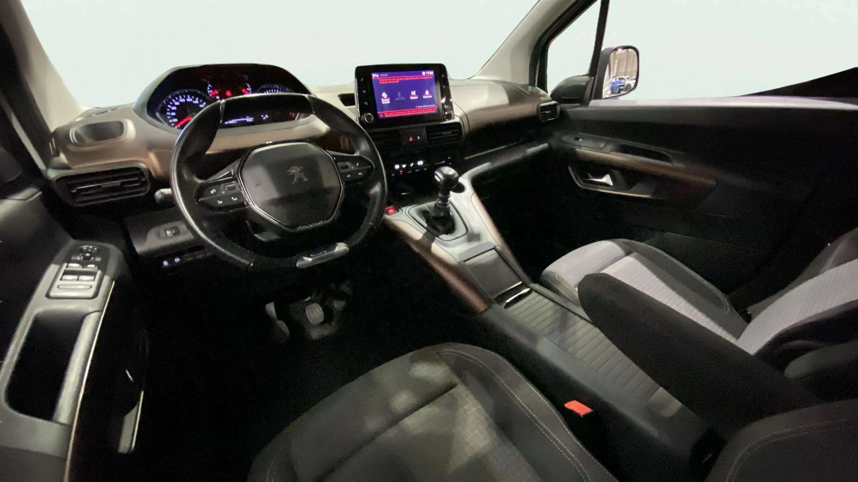 Peugeot Rifter Allure BlueHDi 100 - foto 31