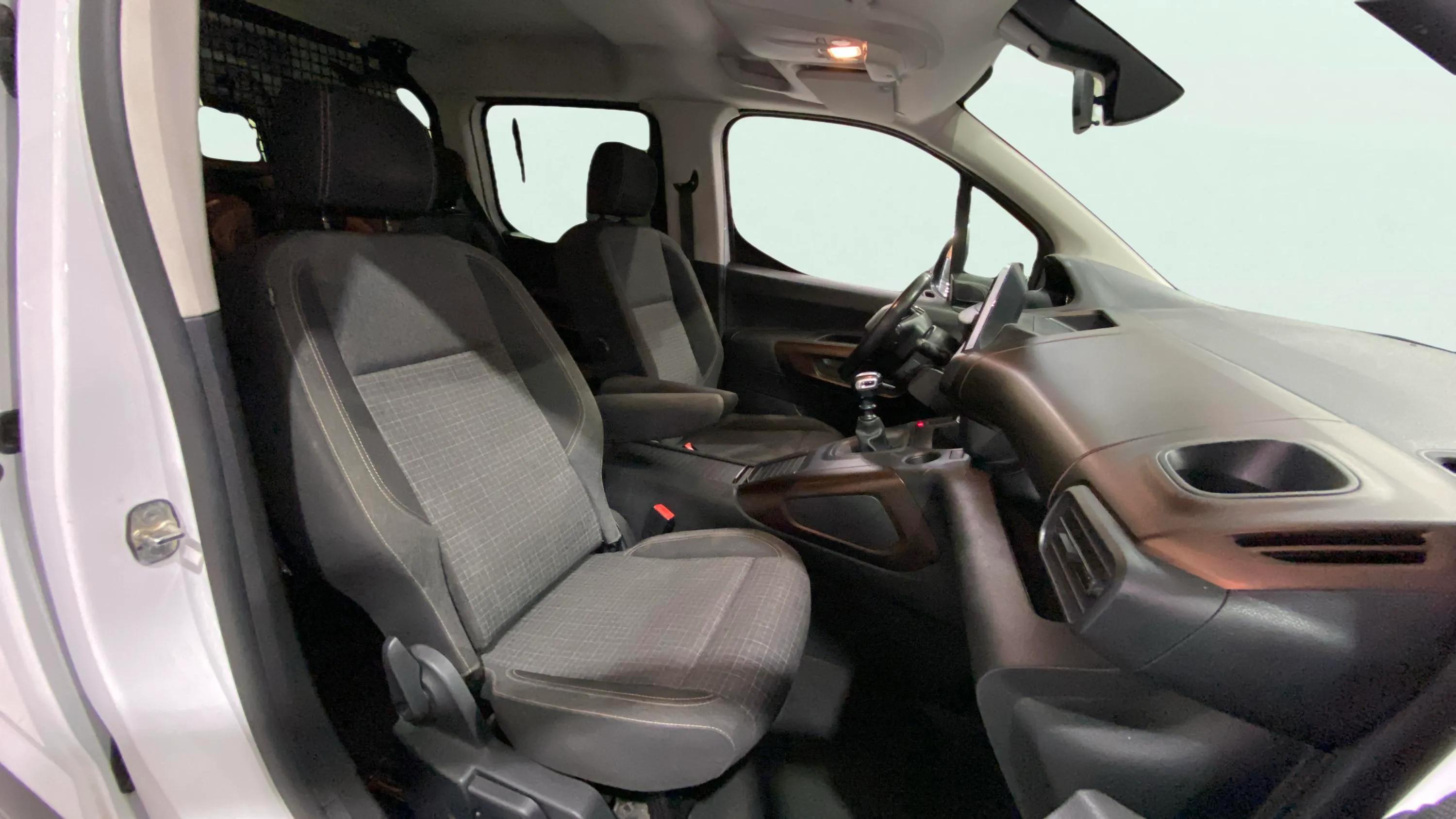 Peugeot Rifter Allure BlueHDi 100 - foto 11