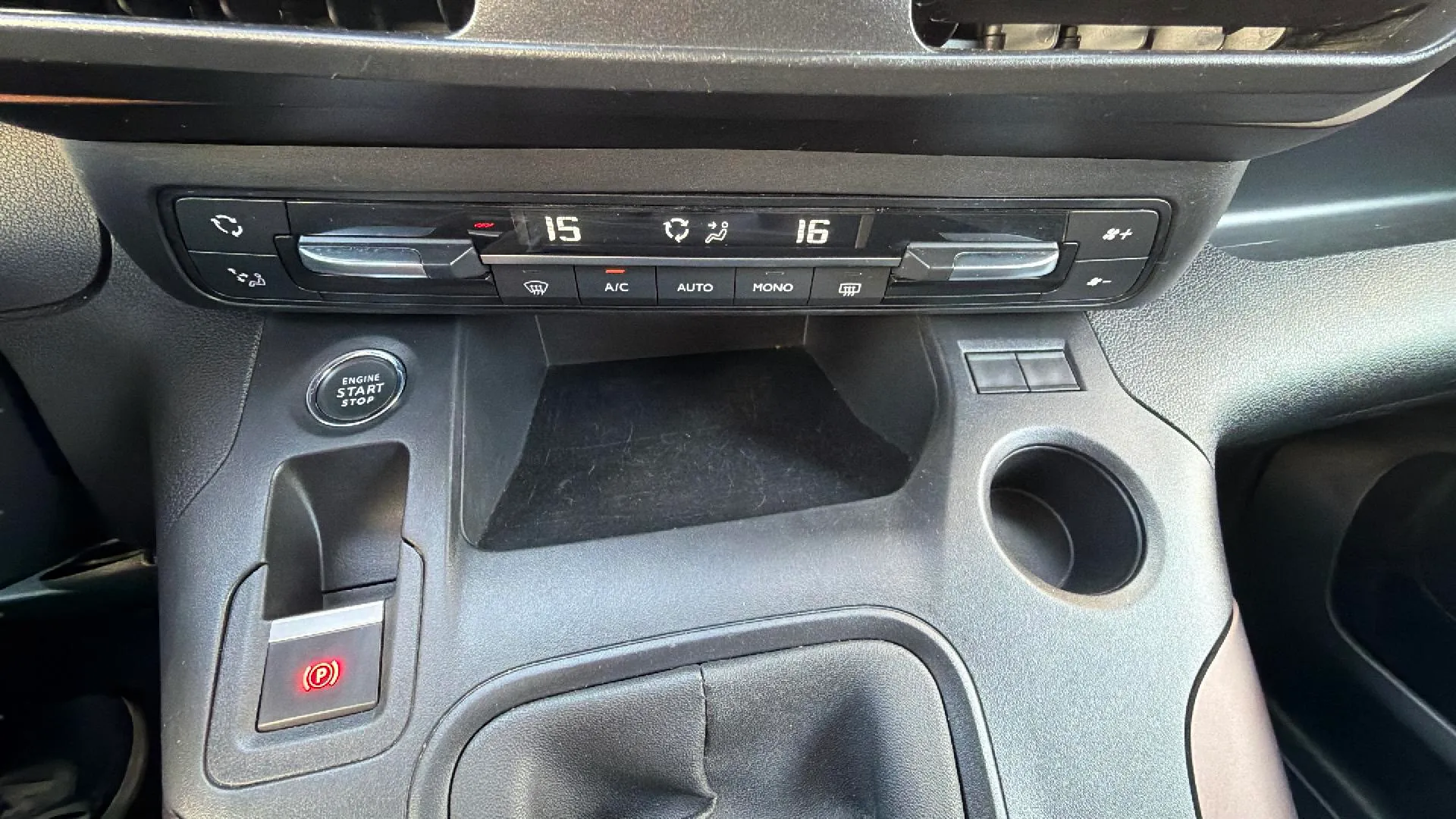 Peugeot Rifter Allure Business Std. BlueHDi 100 - foto 25