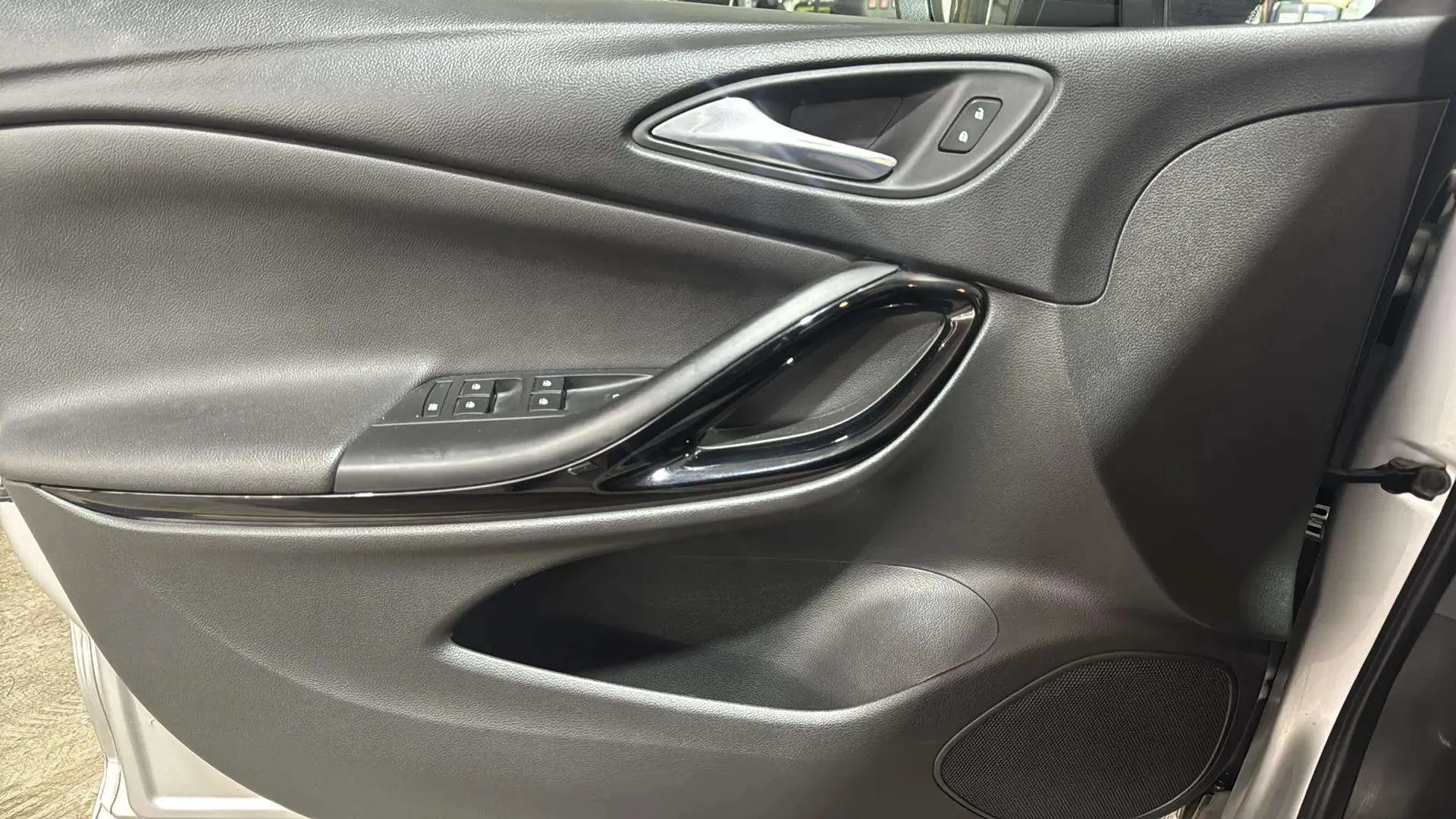 Opel Astra 1.2T SHT Business Elegan ST - foto 23