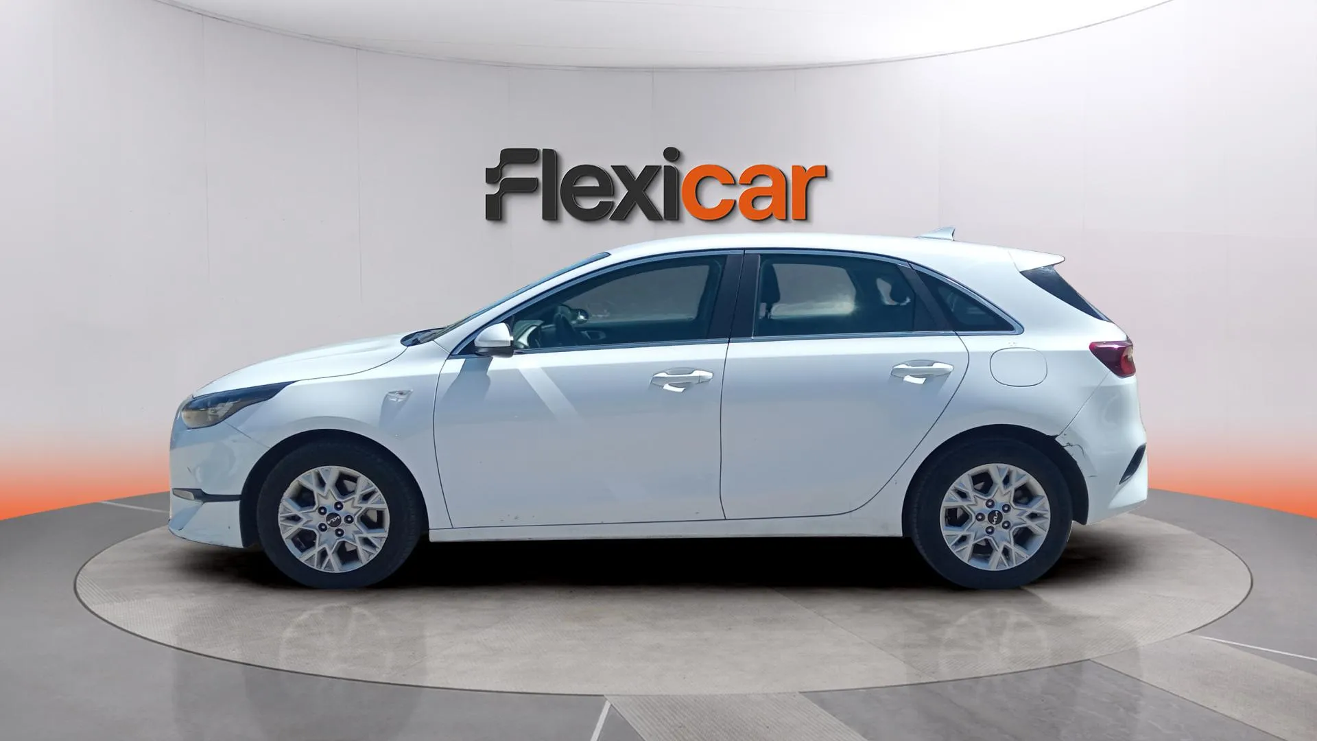 Kia Ceed 1.6 MHEV iMT Drive - foto 6