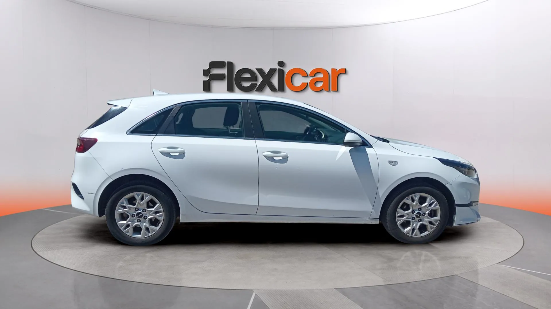 Kia Ceed 1.6 MHEV iMT Drive - foto 12