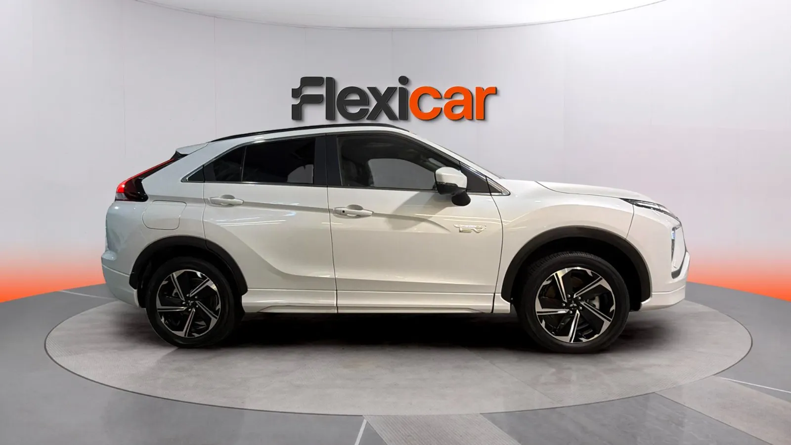 Mitsubishi Eclipse Cross PHEV Kaiteki 4WD - foto 2