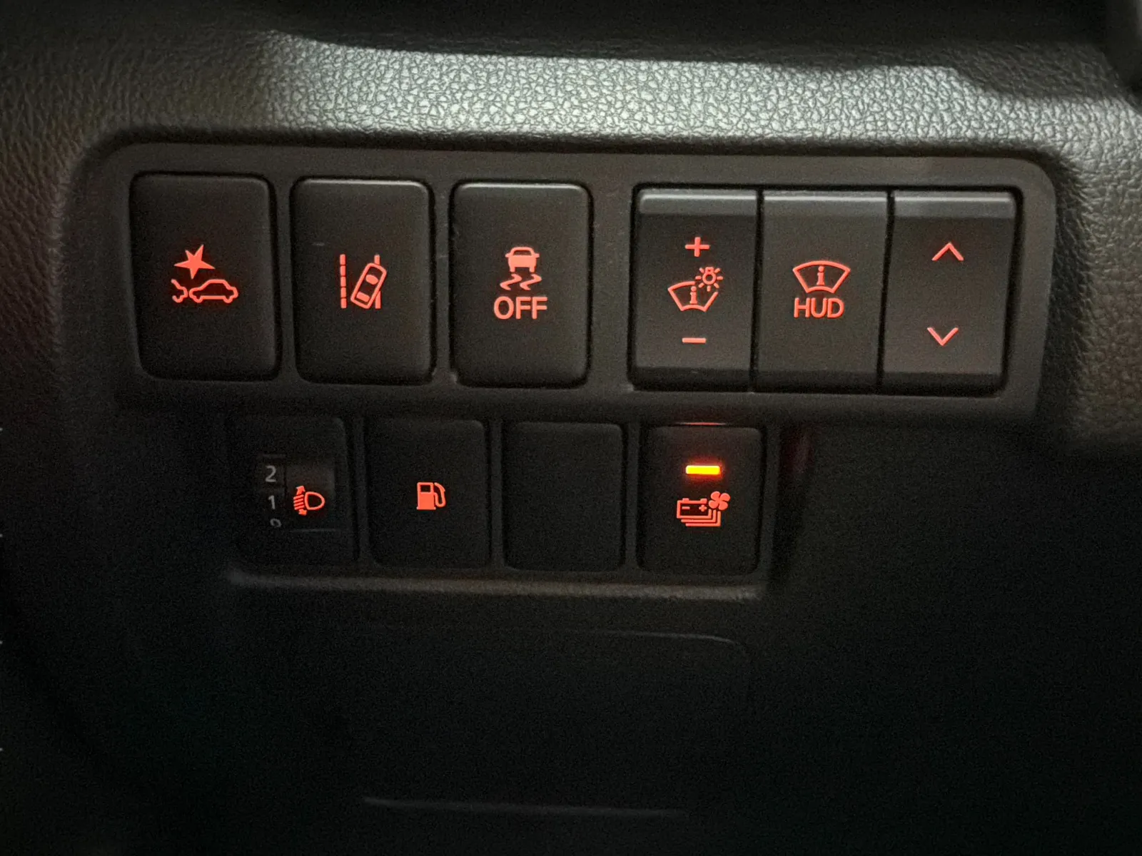 Mitsubishi Eclipse Cross PHEV Kaiteki 4WD - foto 18